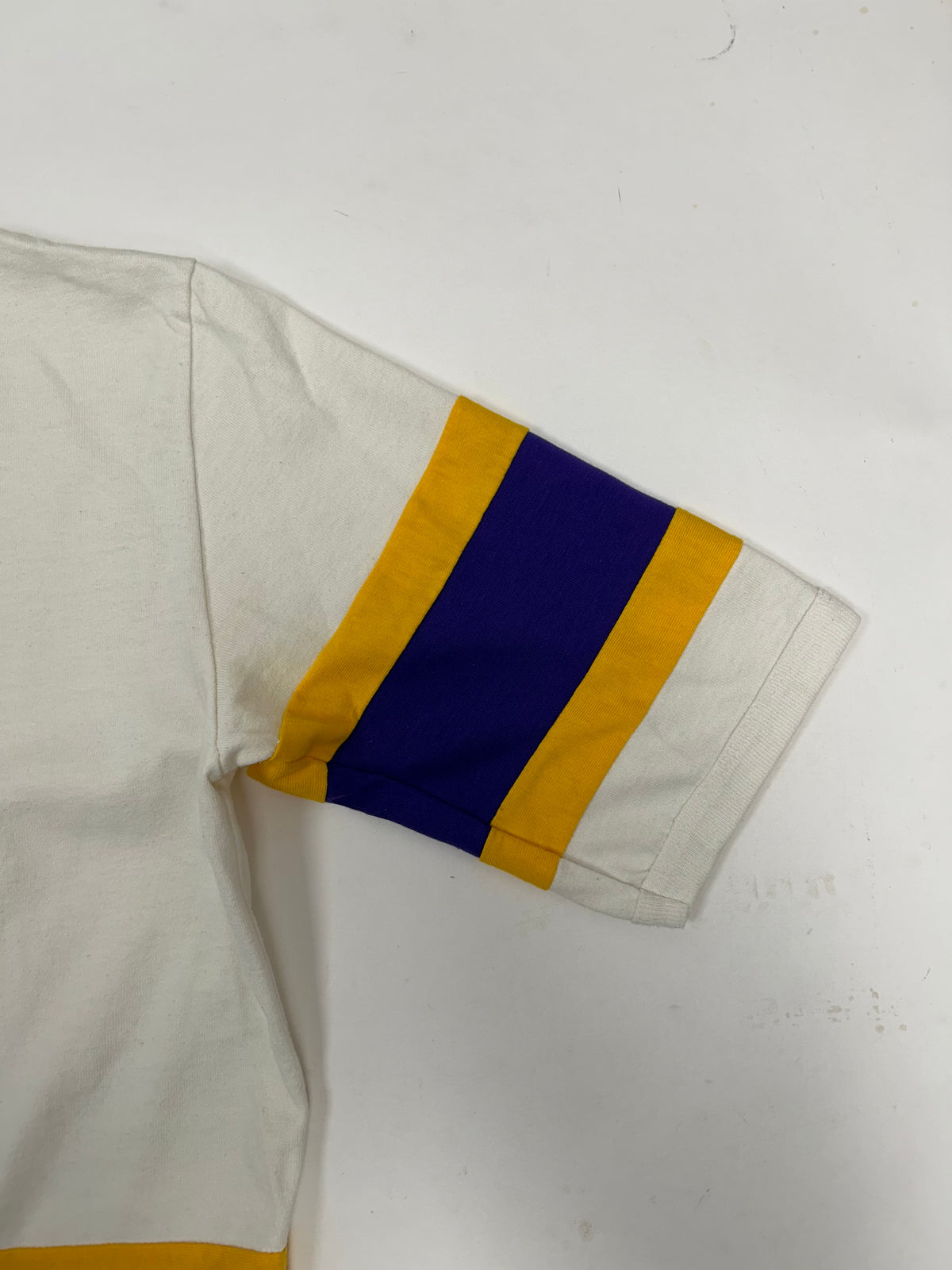 Vintage Minnesota Vikings NFL Nutmeg Mills T-shirt Medium 21.5x28.25/30 Inch 80s