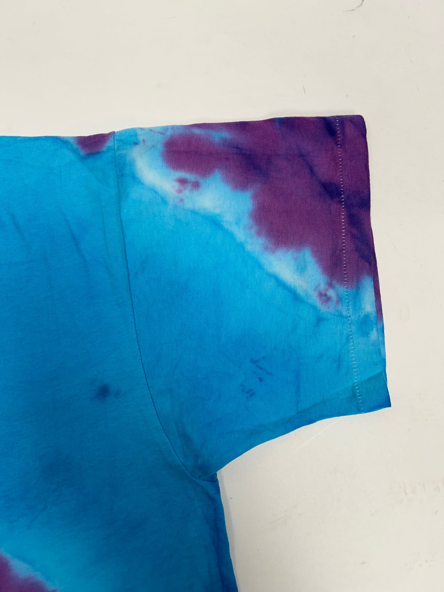 Vintage 1997 Boston World Tour Band Music Tie-Dye Parking Lot Tee XL 23.5x29.75 Inches