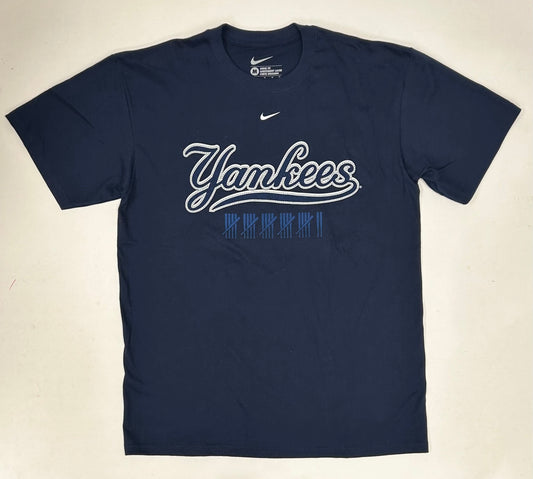 Nike 2009 New York Yankees Twenty-Seven Time World Series Champions Tee Tagged Medium Can Fit Large 22x30.75 Inches