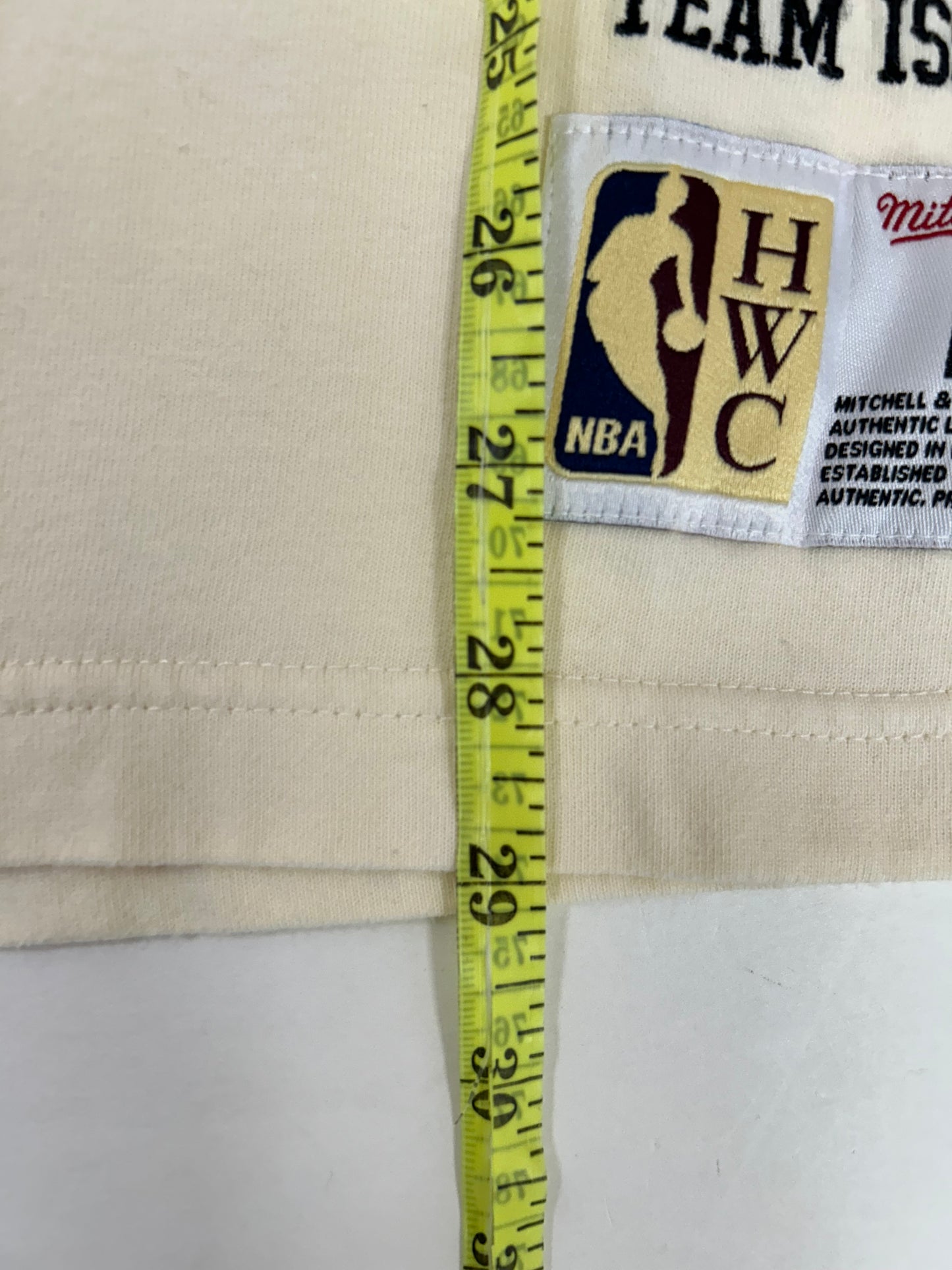 Mitchell & Ness Hardwood Classic Team Issued New York Knicks NBA Tee Medium 21x28.75 Inches