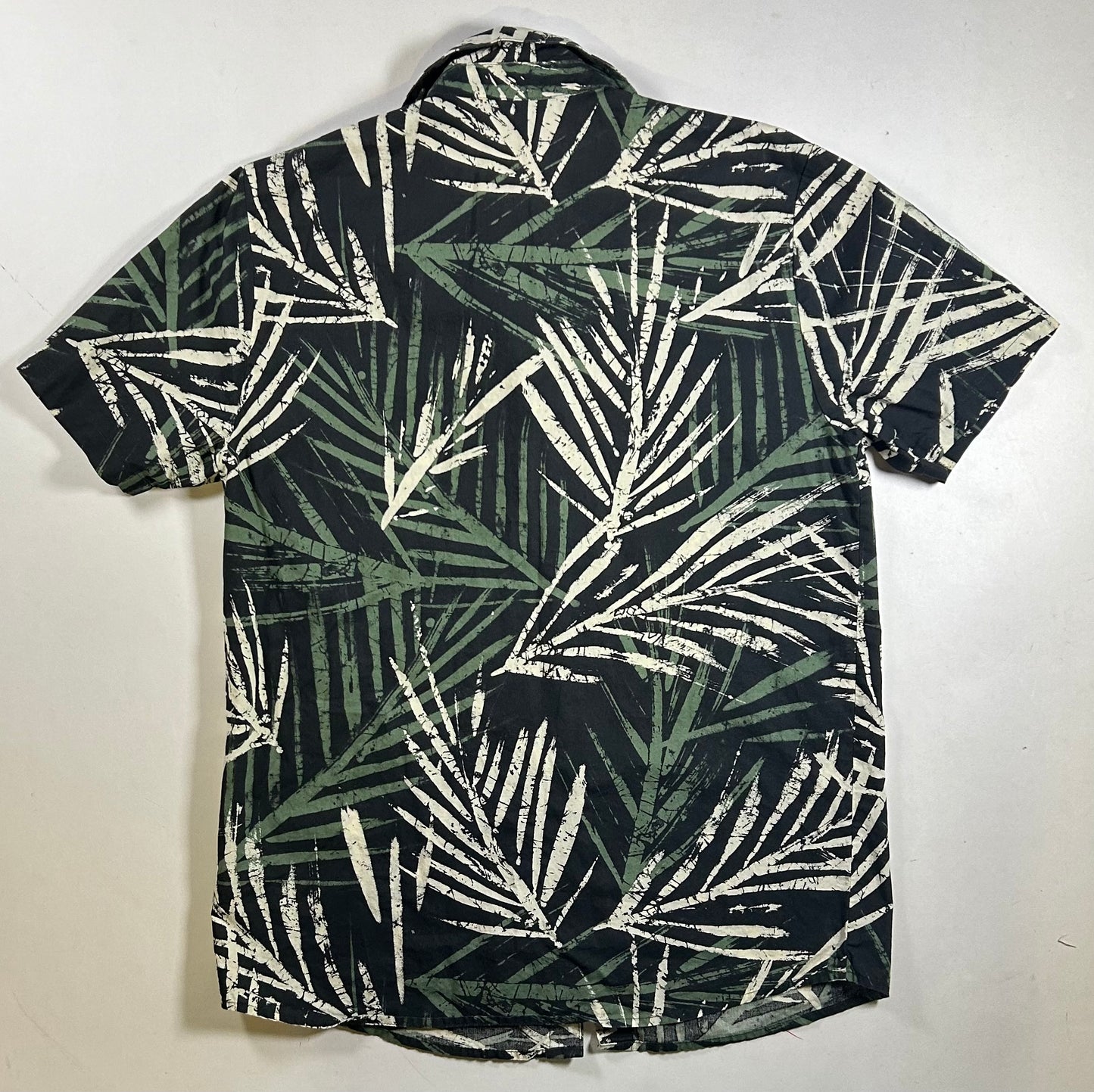 Volcom Floral Short Sleeve Button Up Shirt 2019 Skate Skateboarding Surf Large 21.5x30.25 Inches