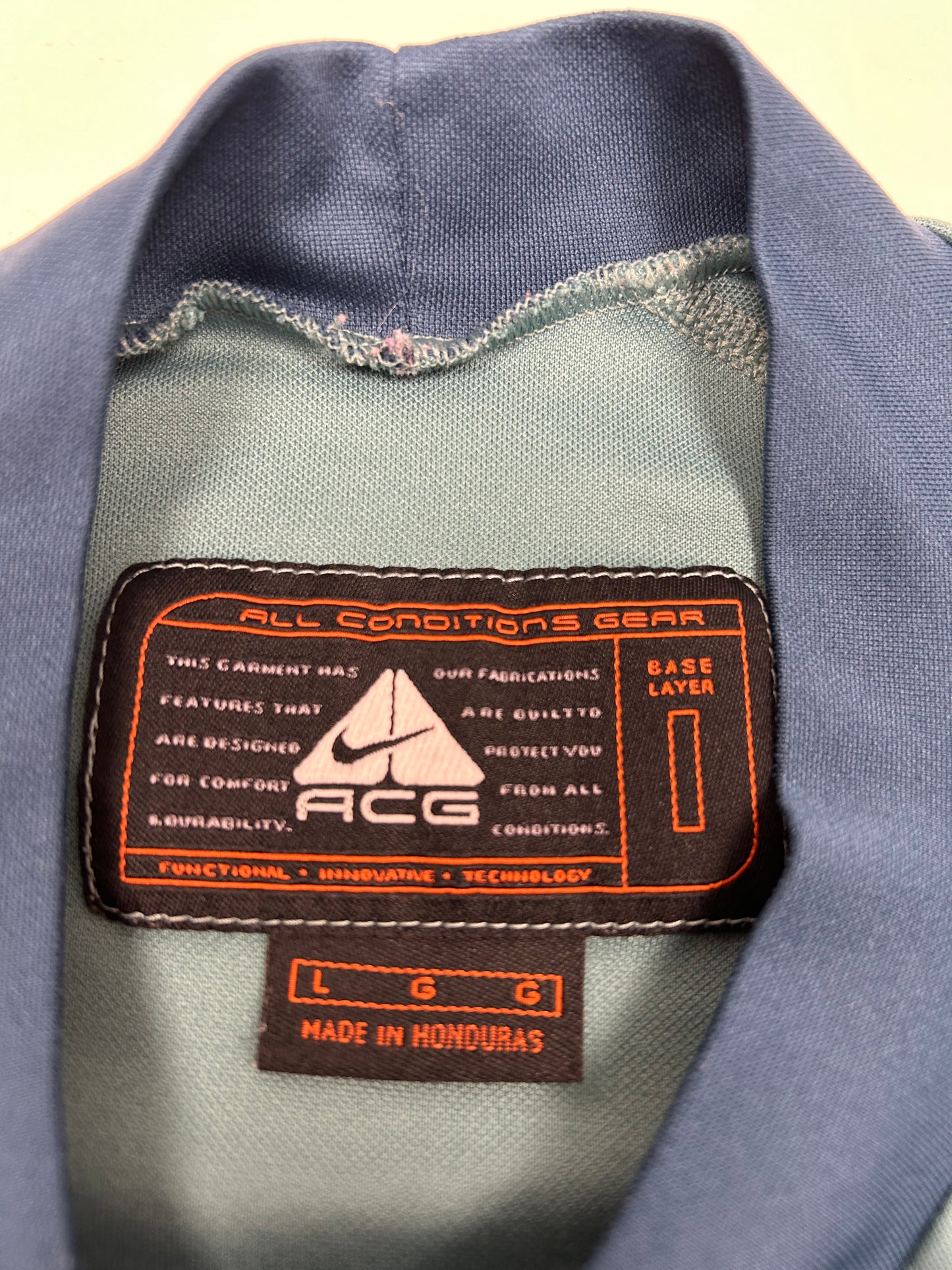 Nike ACG Base Layer 1 All Conditions Gear Vintage Large 22x29.5 Inches Blue