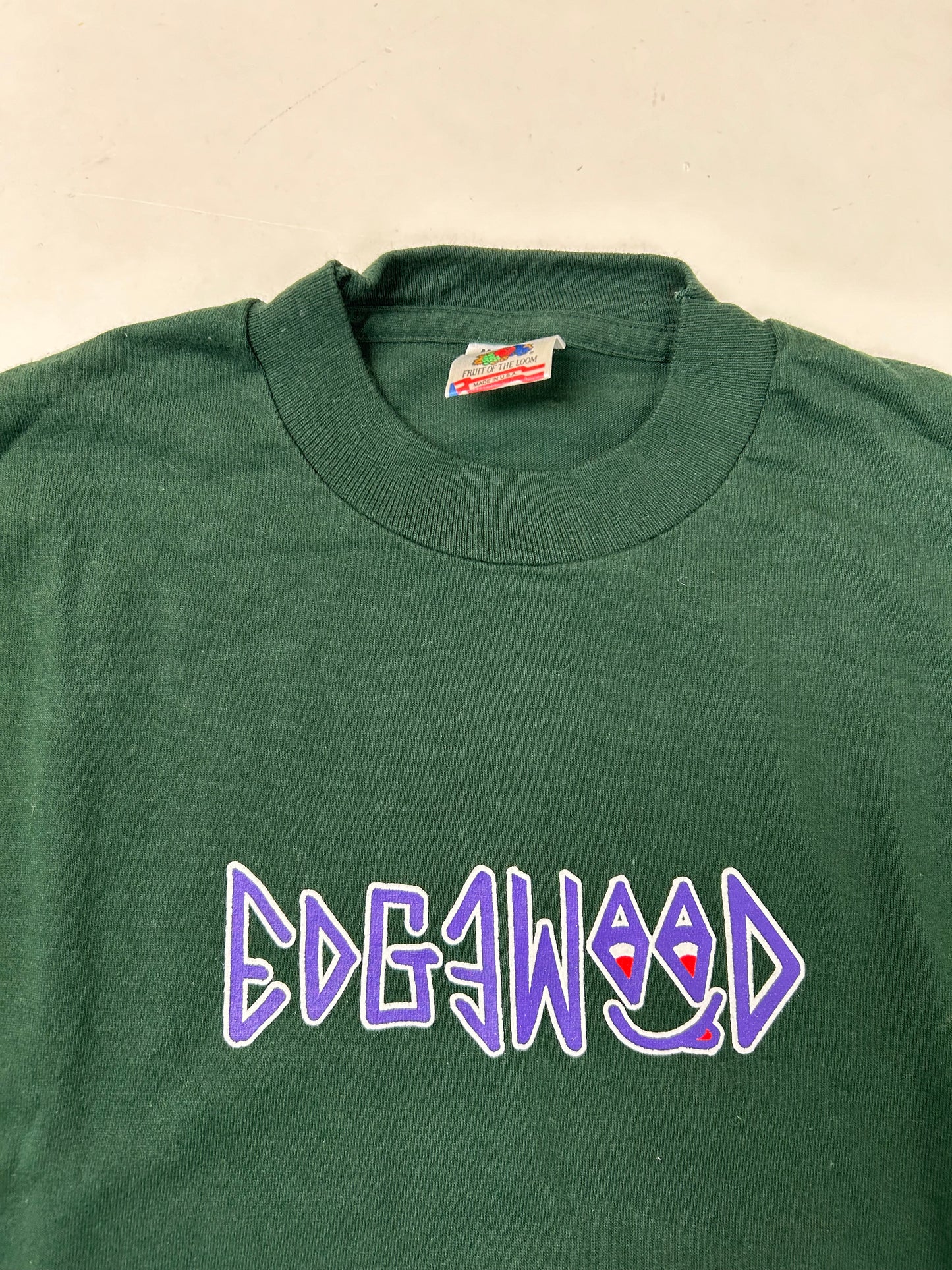 Edgewood NJ first edition “Deeper Than The Roots.” Tee Medium 19.25x28.75 Inches
 90s FOTL 100% Cotton USA Forest Green.

Size: