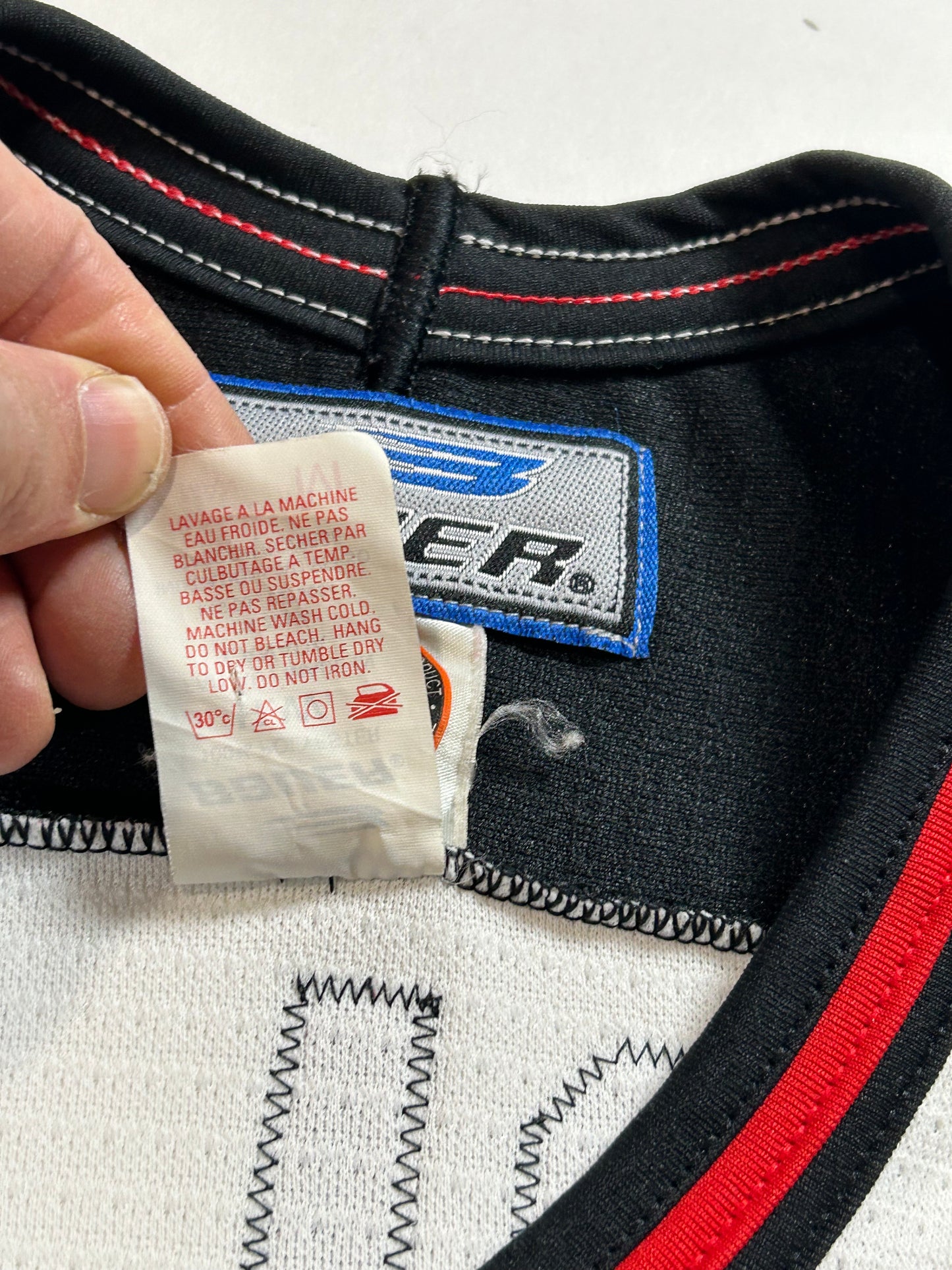 Vintage New Jersey Devils NHL Bobby Holik Bauer Hockey Jersey Medium 27x30.25 Inches