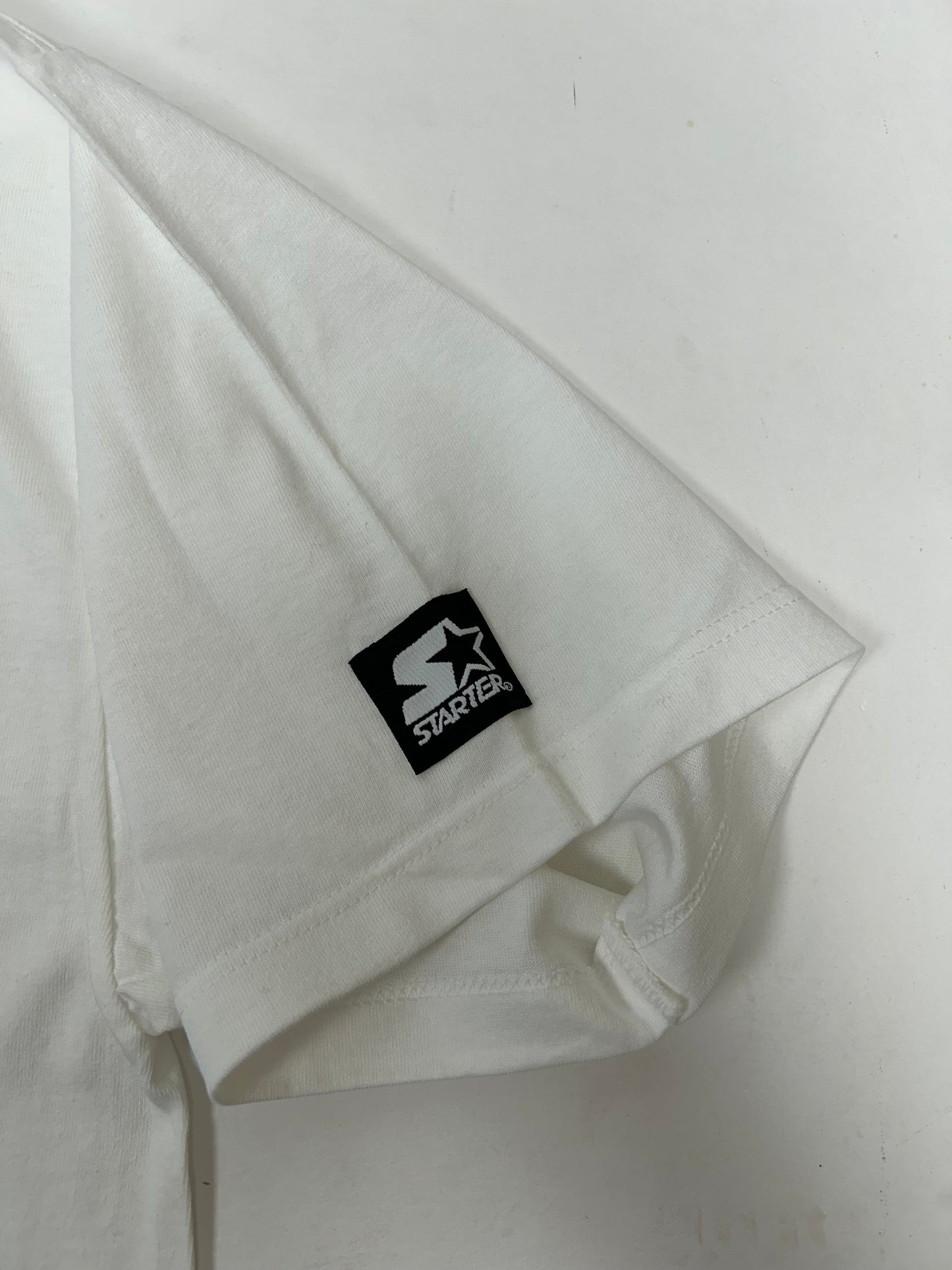 Vintage Starter University Of Kentucky Wildcats 1998 NCAA Men’s Basketball Champions Large/XL Fit 23.5x31.5 Inches