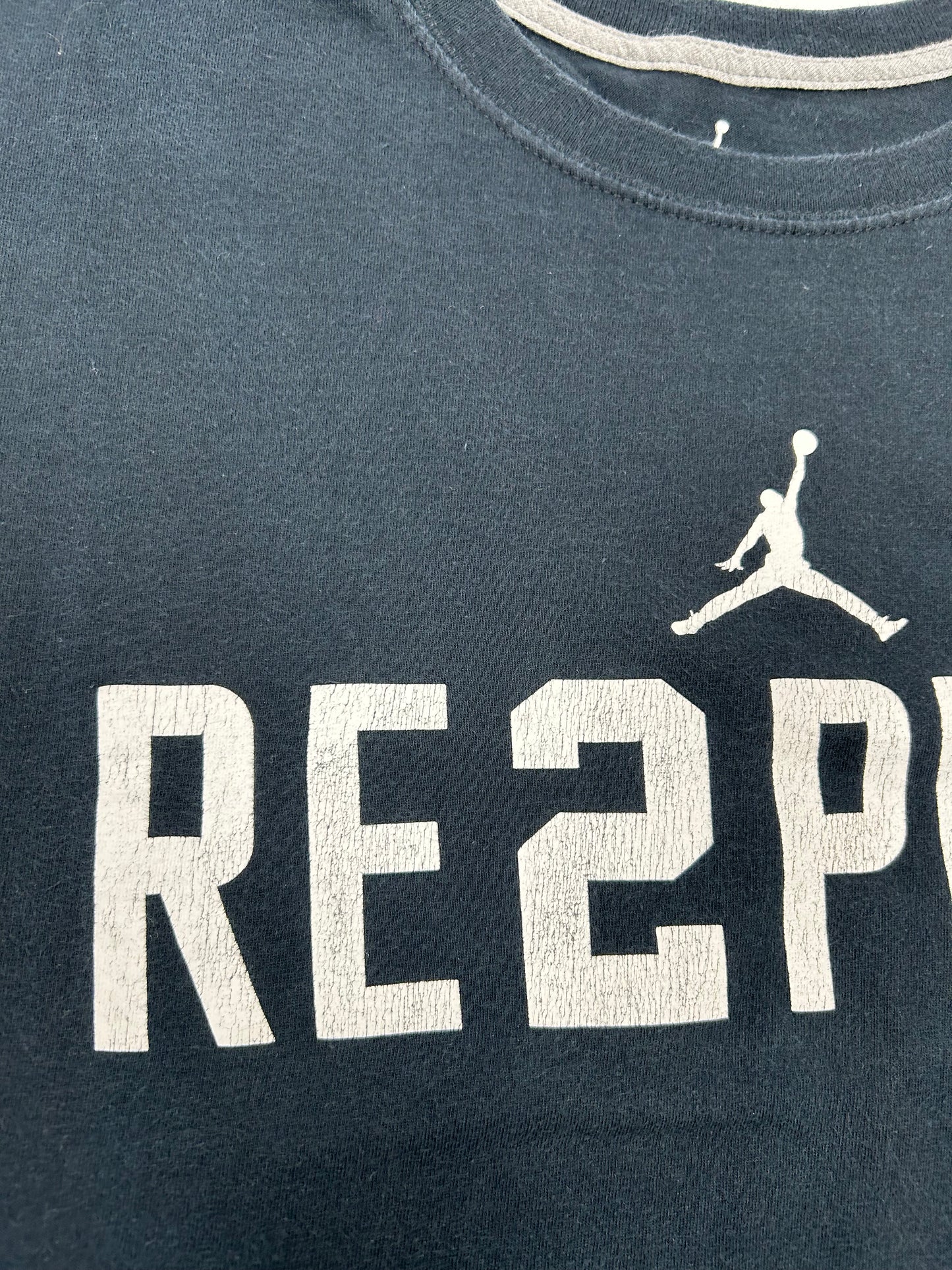 Jordan Brand RE2SPECT Derek Jeter New York Yankees MLB Tee XL 24x29.5 Inches Fading