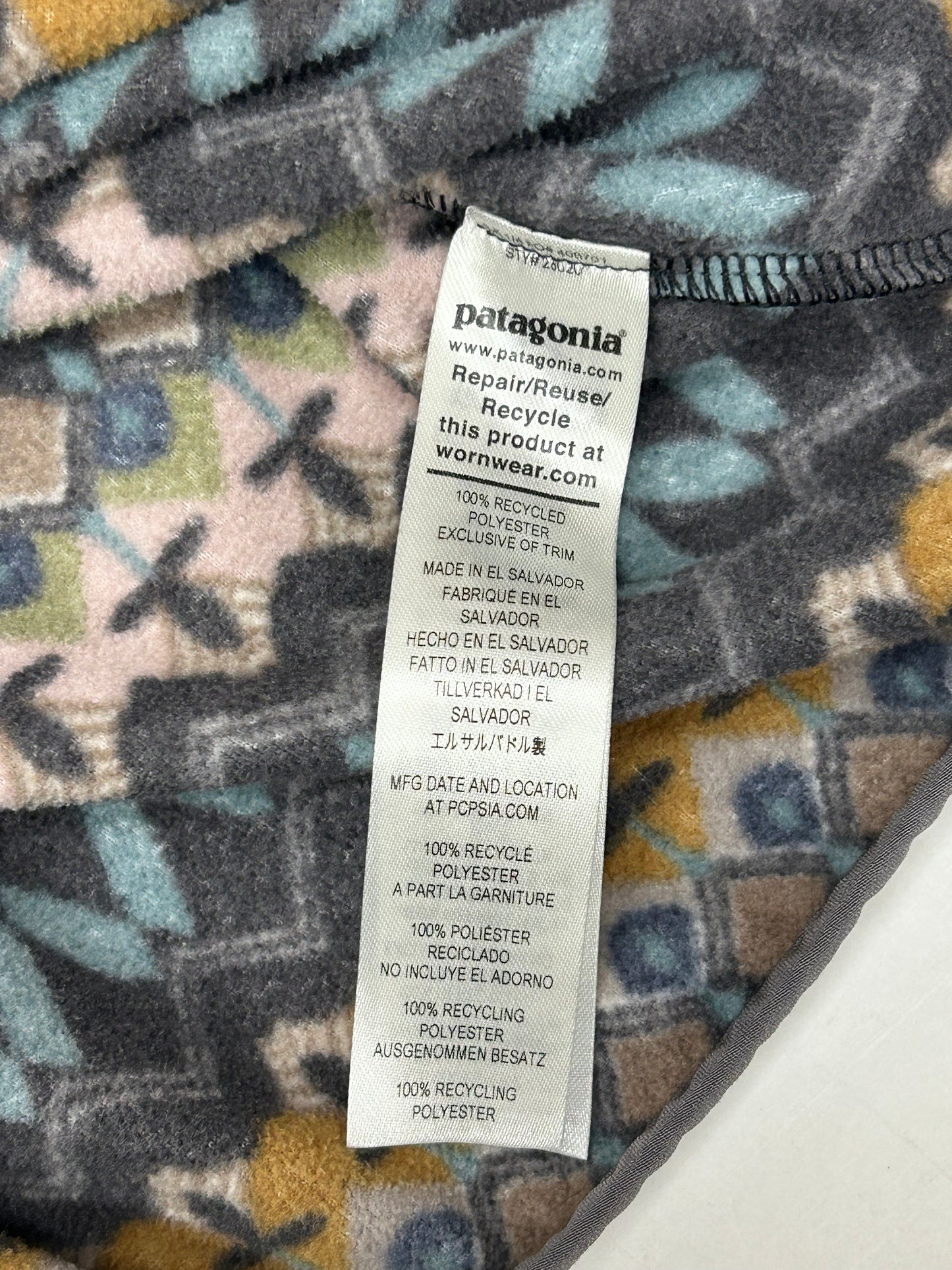 Patagonia Snap-T 1/4 Fleece Pullover Sweater Women’s  Medium 19.5x26 Inches CREG sty26020fa19