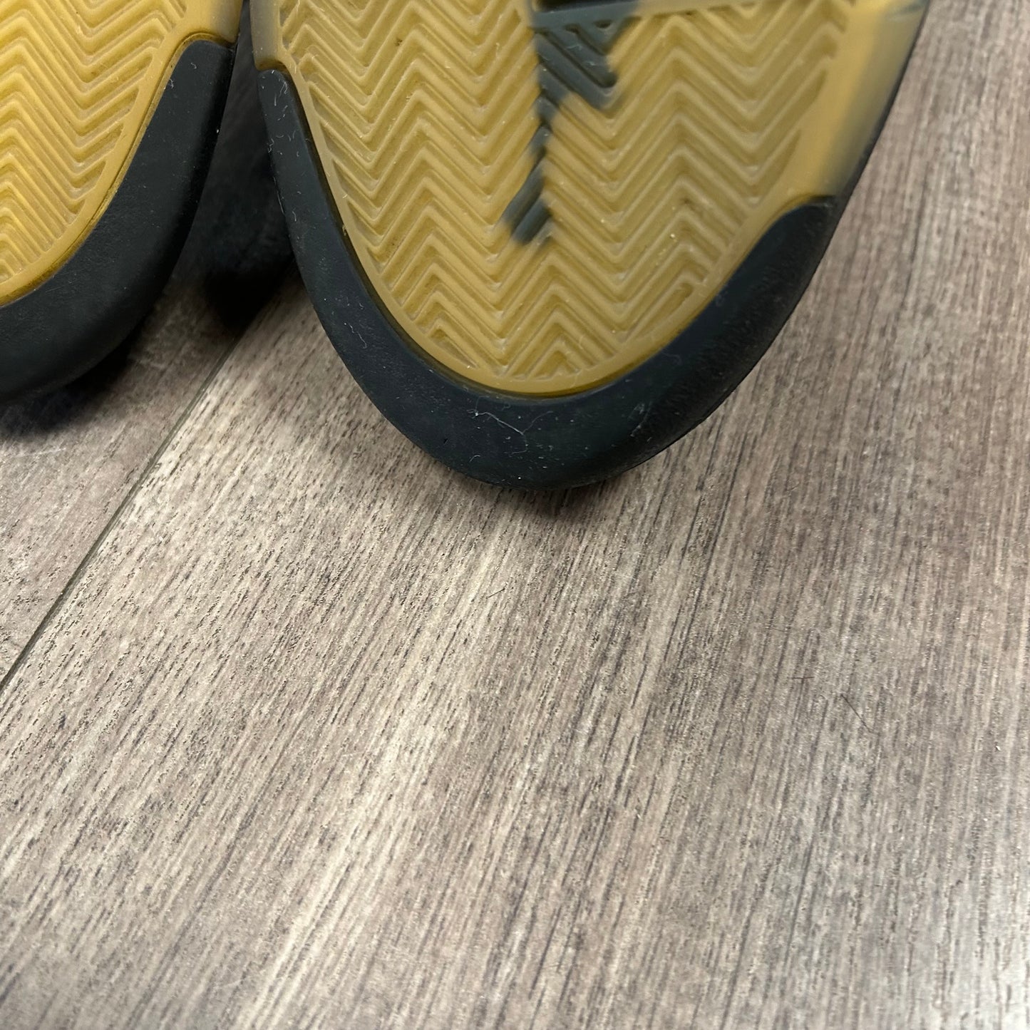 2016 Nike Air Jordan 5 Retro Black Metallic Size 9.5 Used With Box 845035 003