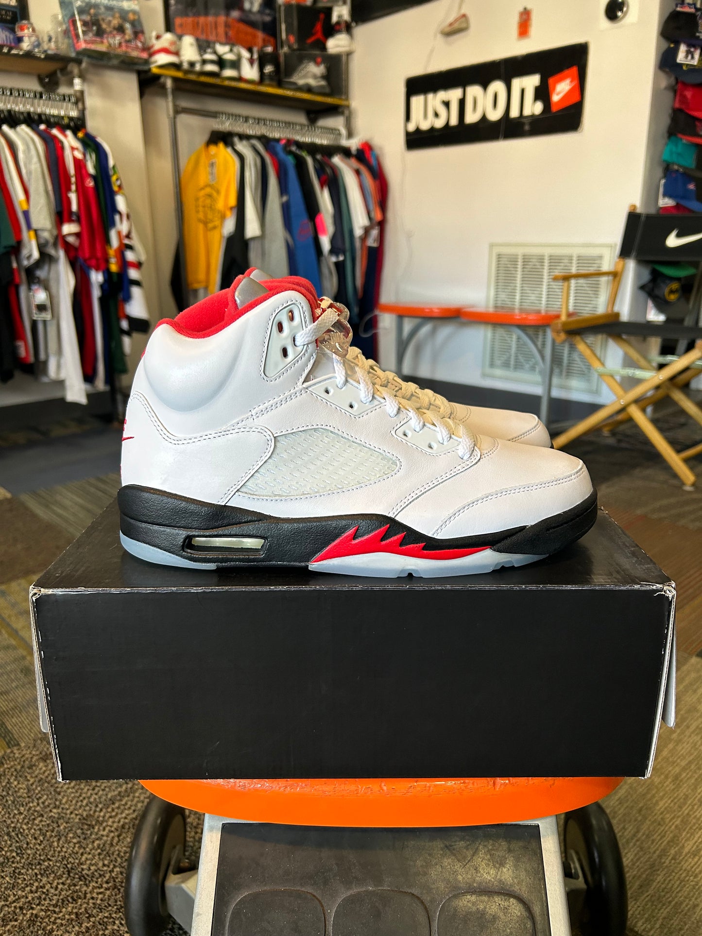 2020 Nike Air Jordan Retro 5 Fire Red Silver Tongue Size 10 DA1911-102 DS Brand New
