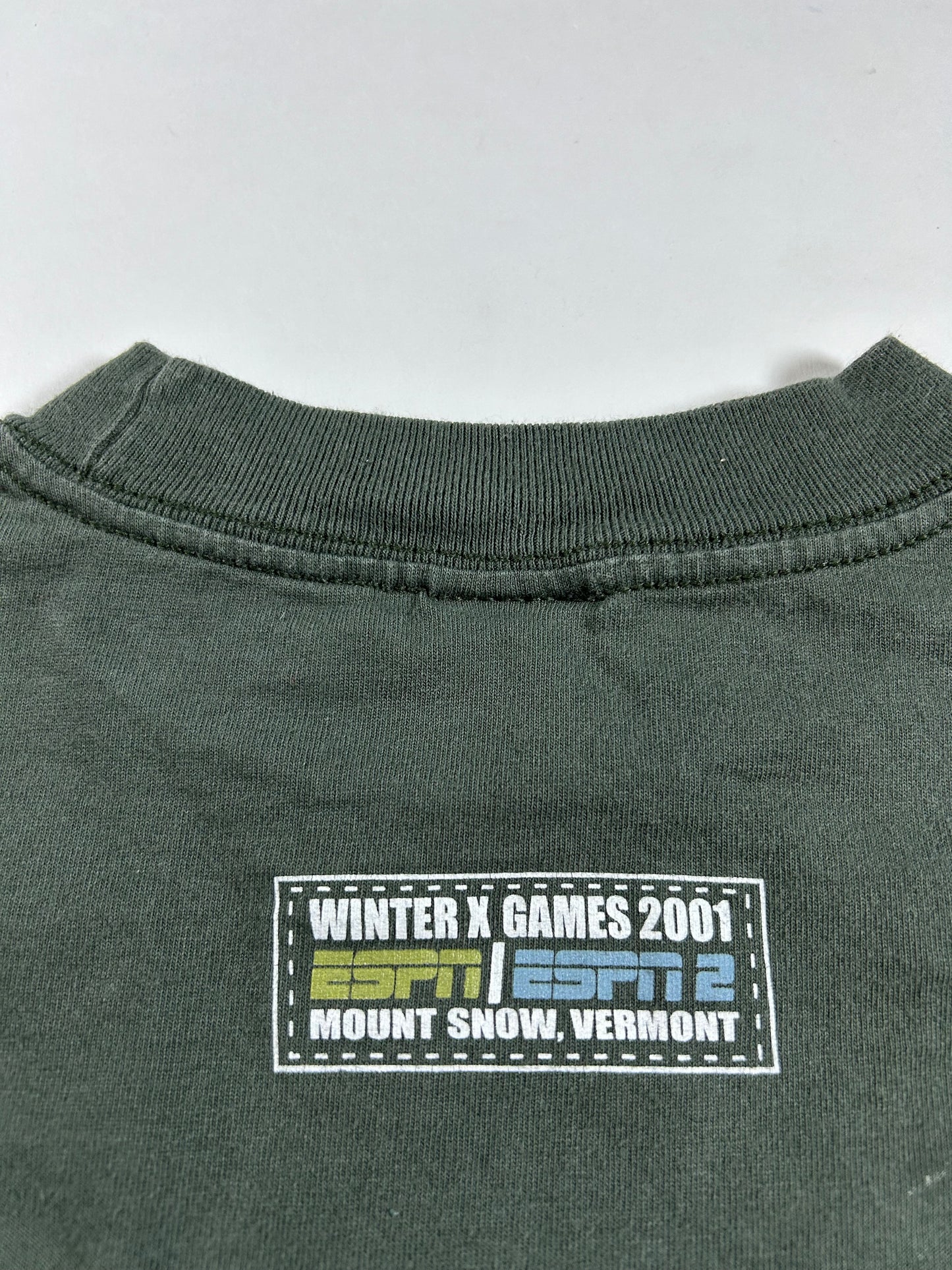 Vintage Winter X Games 2001 Mount Snow Vermont Long Sleeve T-Shirt Small 17x26.25 Inches Green