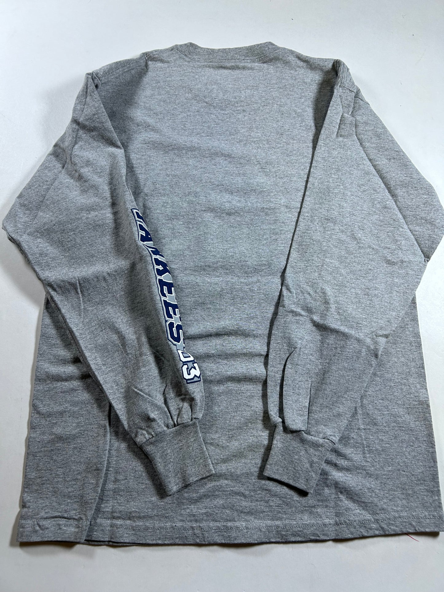 Majestic New York Yankees MLB Long Sleeve Tee Medium 19.75x27.75 Inches Gray