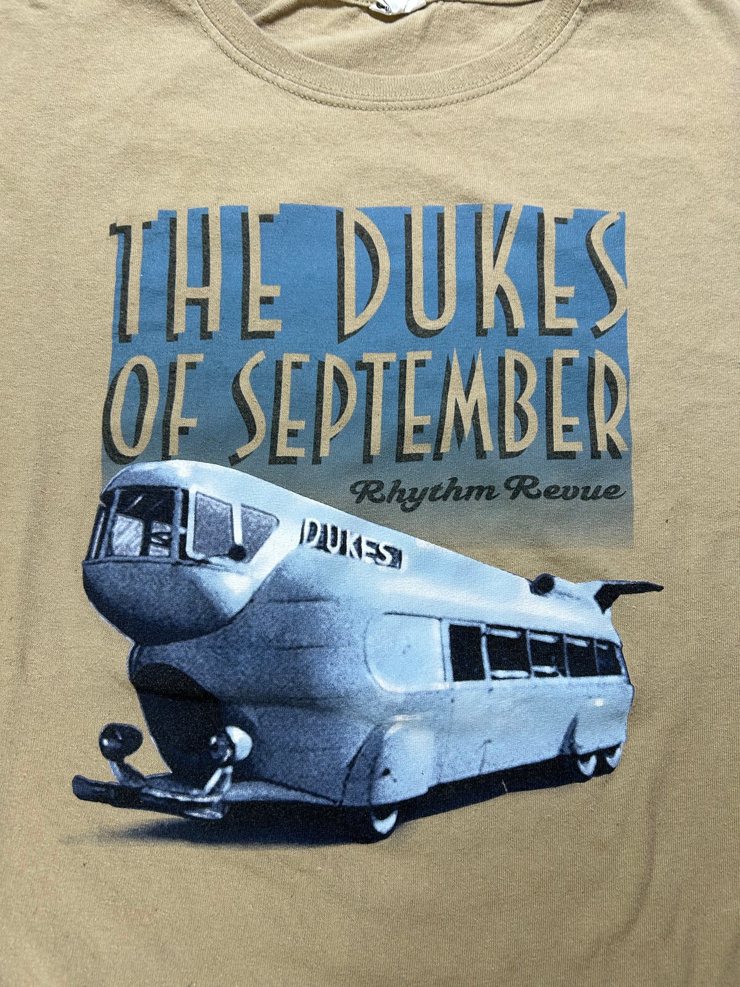 The Dukes Of September Rhythm Revue 2010 Tour Shirt 2XL 26.25x29 Inches