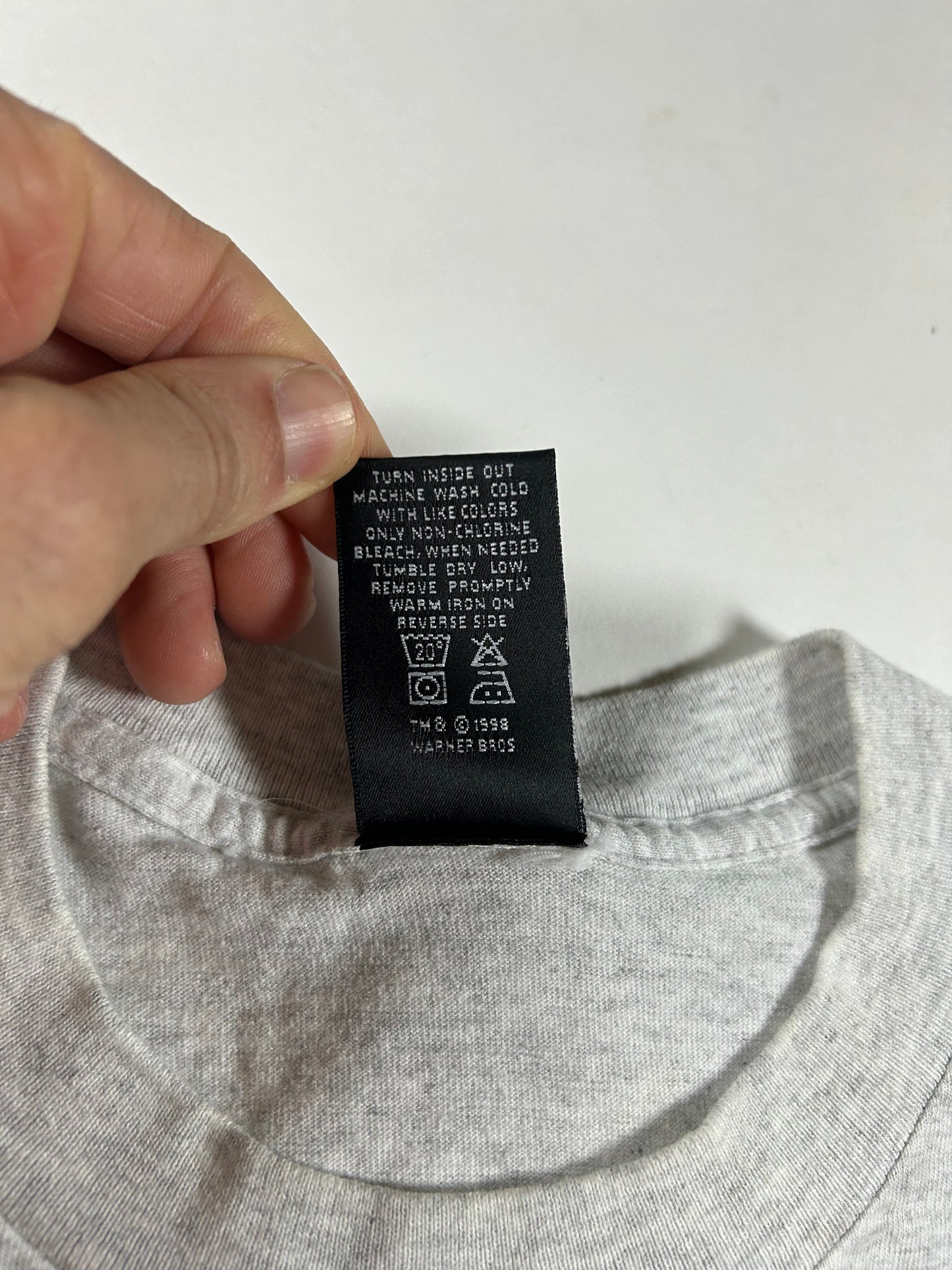 Vintage 1998 Warner Bros. High School Pictures Looney Tunes Tee Large 21.25x29.25 Inches