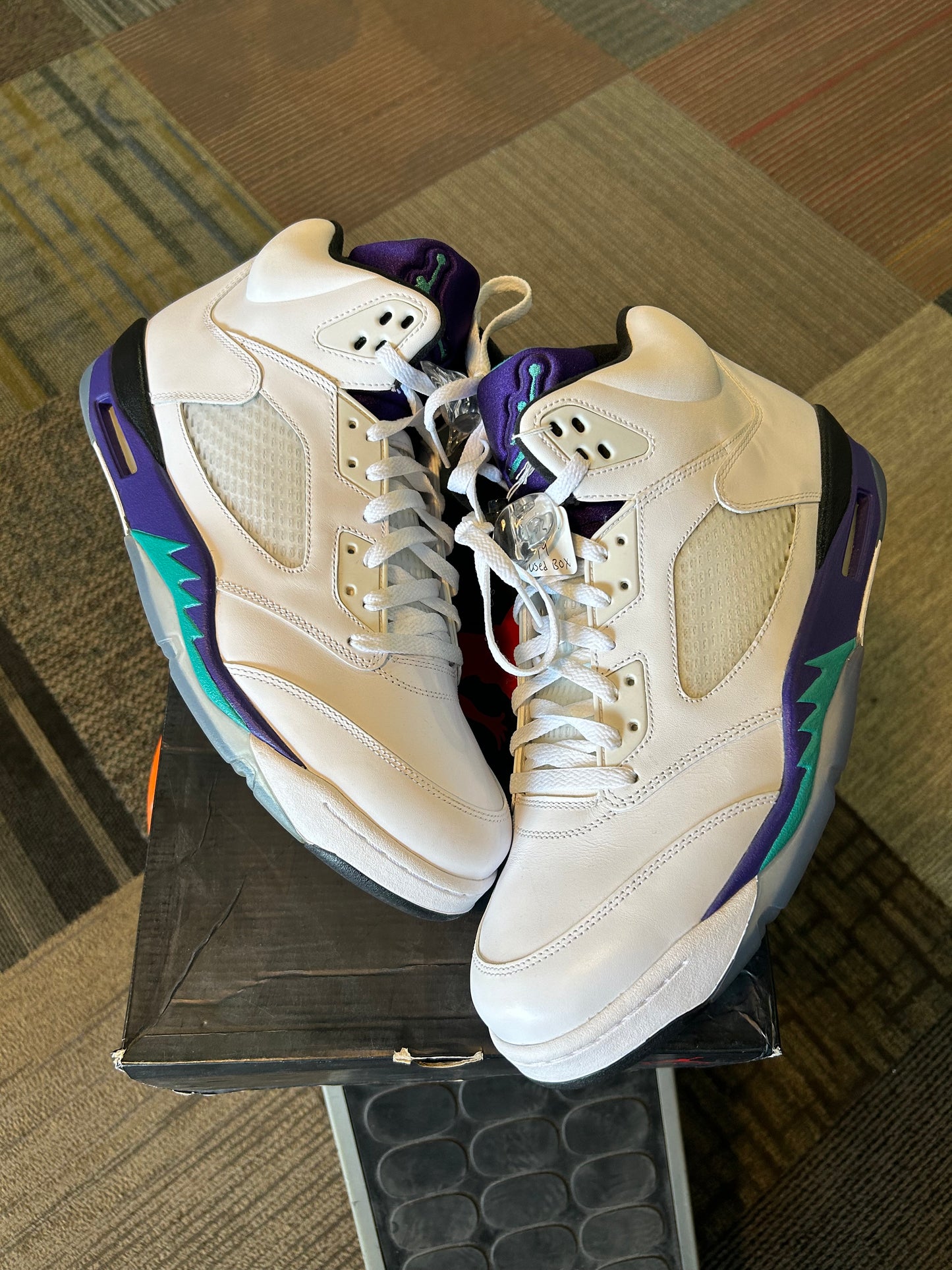 2013 Air Jordan Retro 5 Grape Nike Size 14 136027-108 With Box