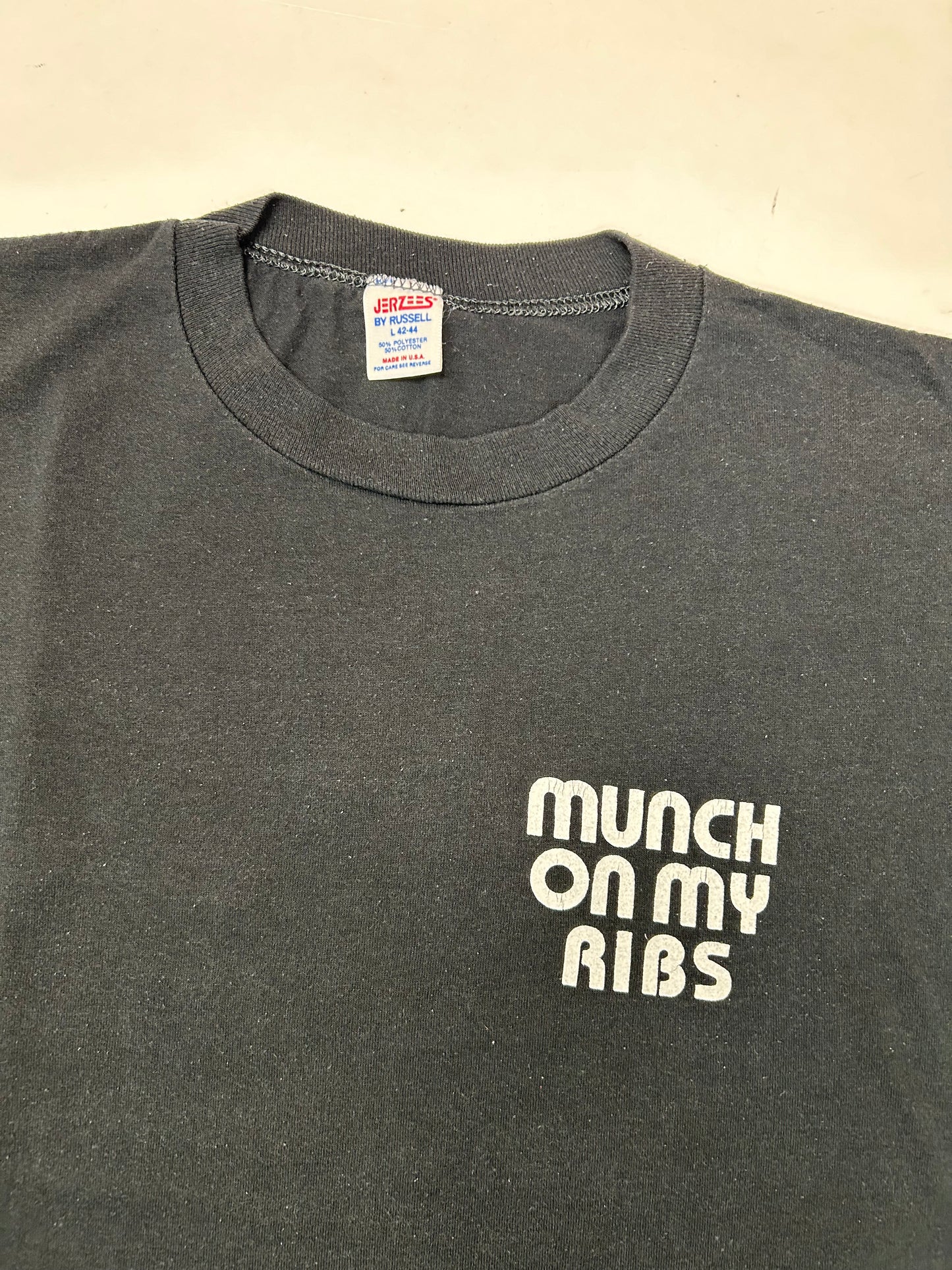 Vintage Russel Athletic Munch On My Ribs BBQ Spot Ft Lauderdale Fl M/L 21.5x26 Inches As Is