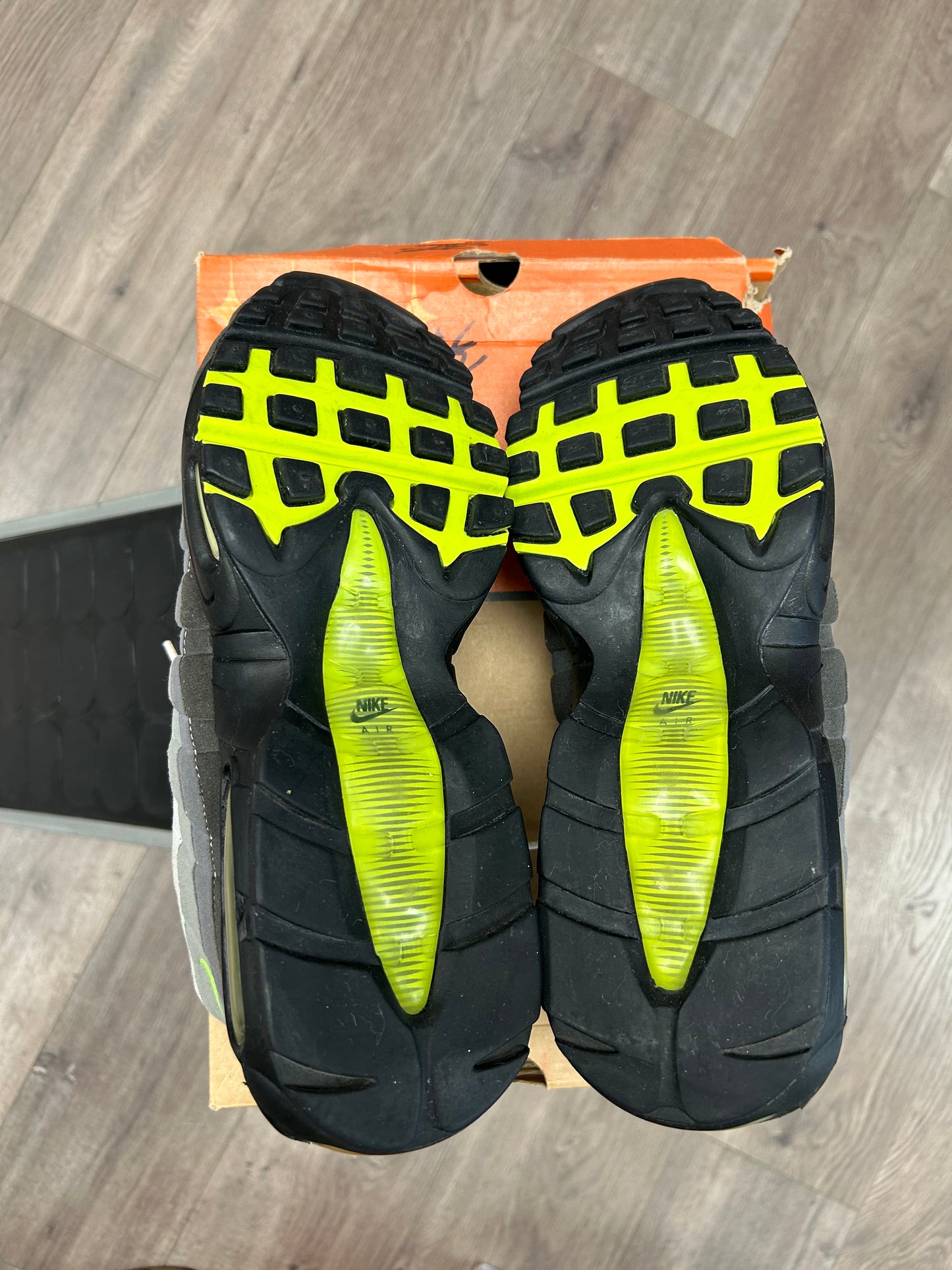 Vintage 2005 Nike Air Max 95 OG Neon Size 10.5 Used With Box 313111-071 Vietnam Wear At Your Own Risk