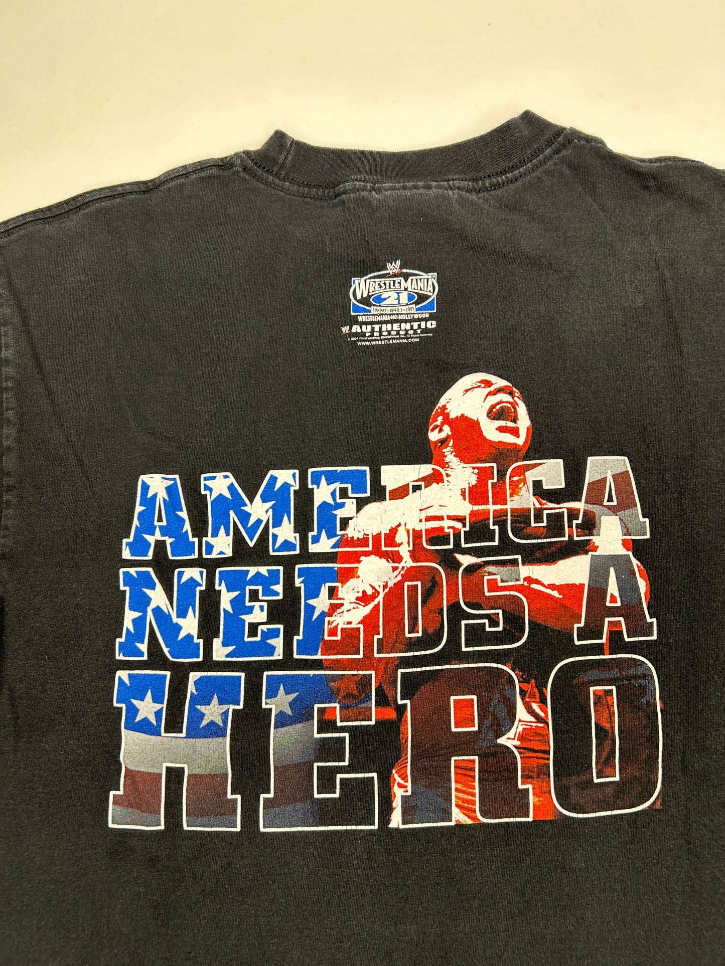 Vintage Kurt Angle America Needs A Hero Wrestlemania 21 2005 WWE Wrestling Tee Medium 19.75x27.5 Inches