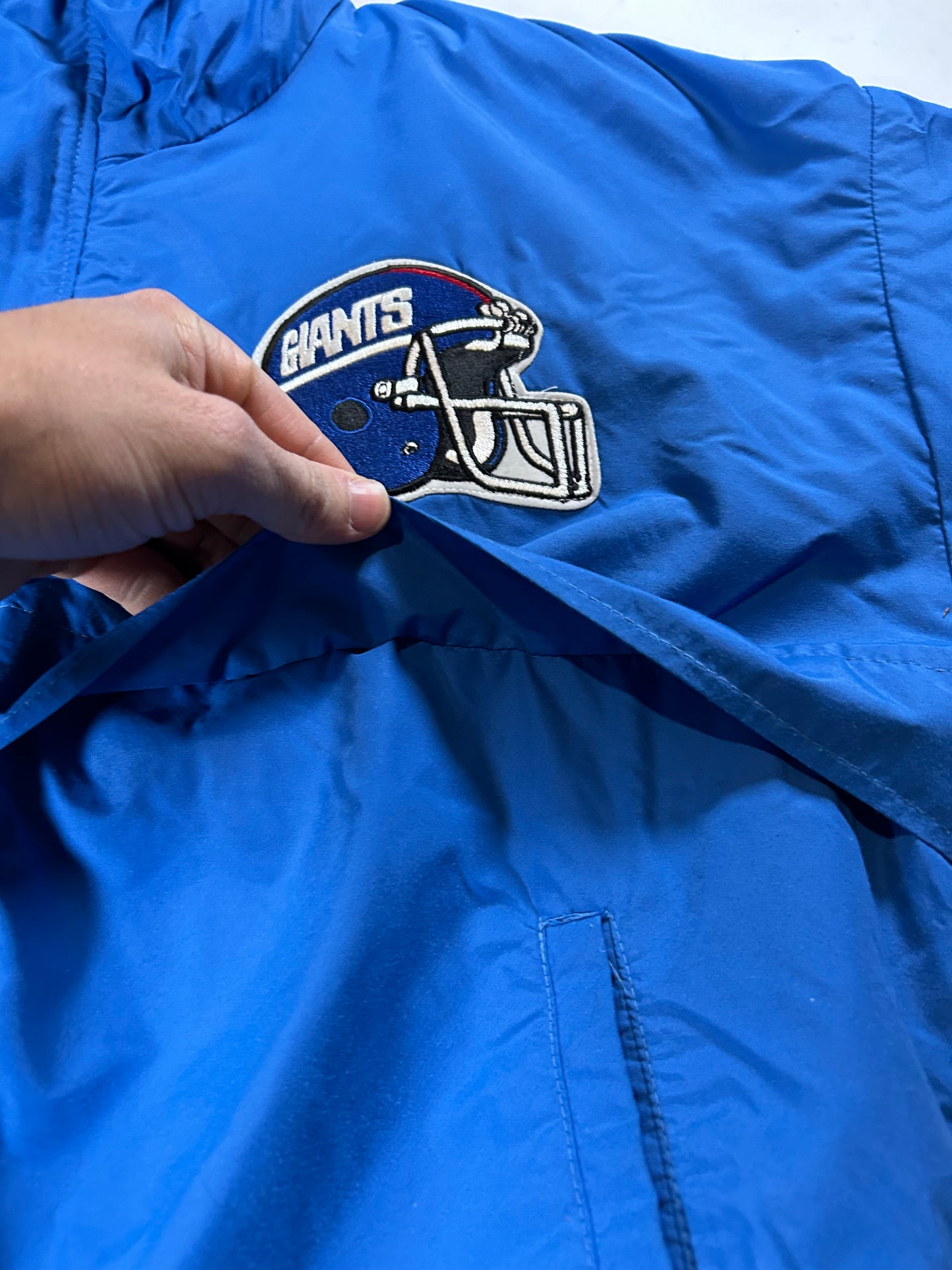 Vintage Chalk-Line New York Giants NFL Chest Logo Zip Puffer Jacket 27.5x27.25 Inches Large Fit