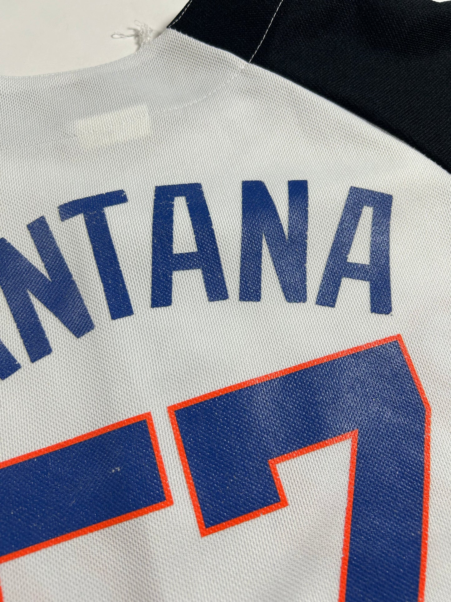 New York Mets Johan Santana Youth Medium 10/12 18.5x25 Inches Jersey Genuine MLB Merchandise
