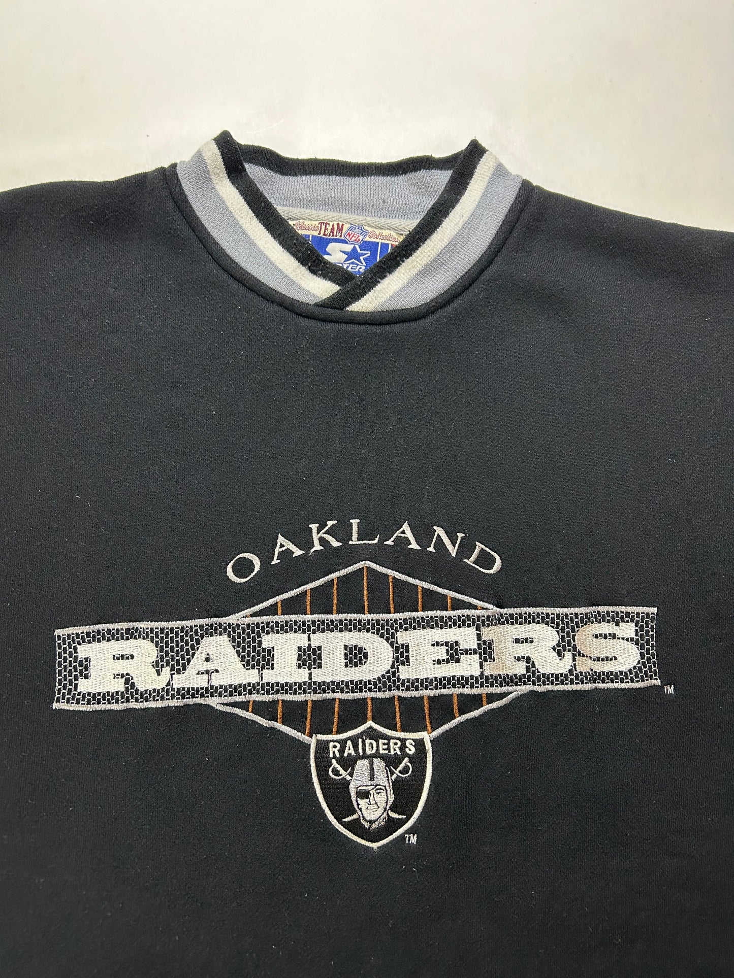 Vintage 90s Starter Oakland Raiders NFL Crewneck Sweatshirt Medium Fit 22.25x26.5 Inches Black