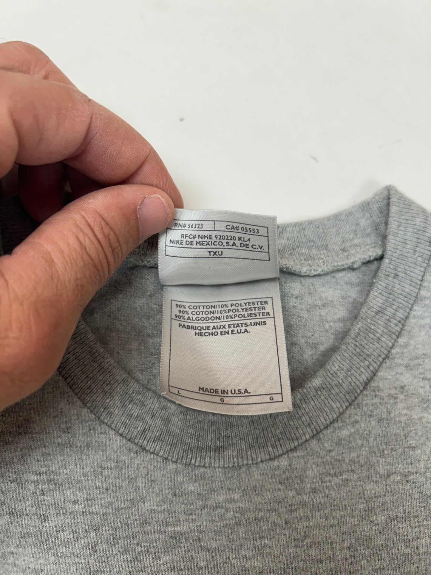 Vintage 00s Nike Bubble Spell Out Sleeveless Tank Top Shirt Youth Large 17.75x24.75 Inches