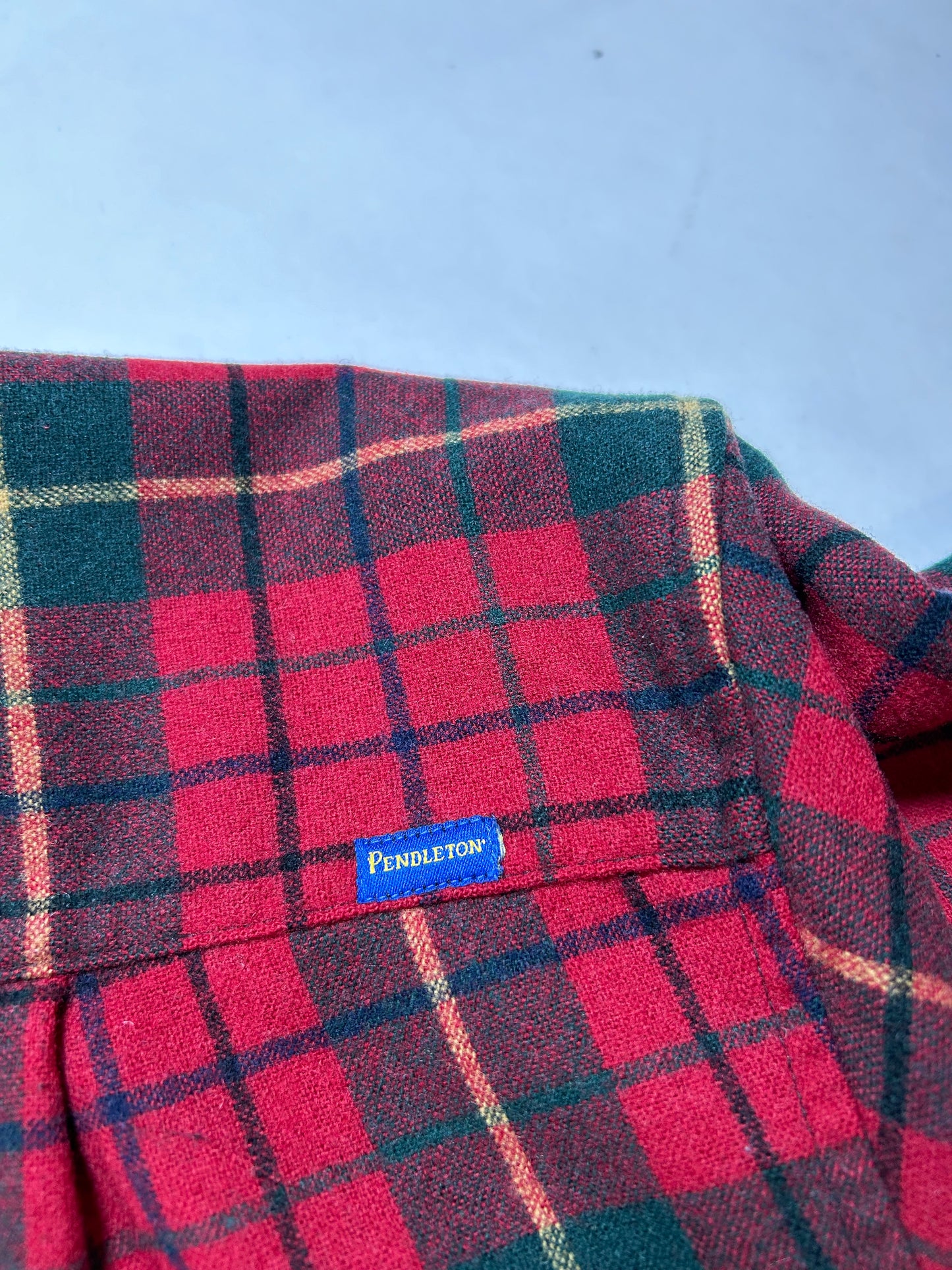 Pendleton Plaid Fireside 100% Wool Button Down Flannel Shirt Large 23.5x30.75 Inches Red Green
