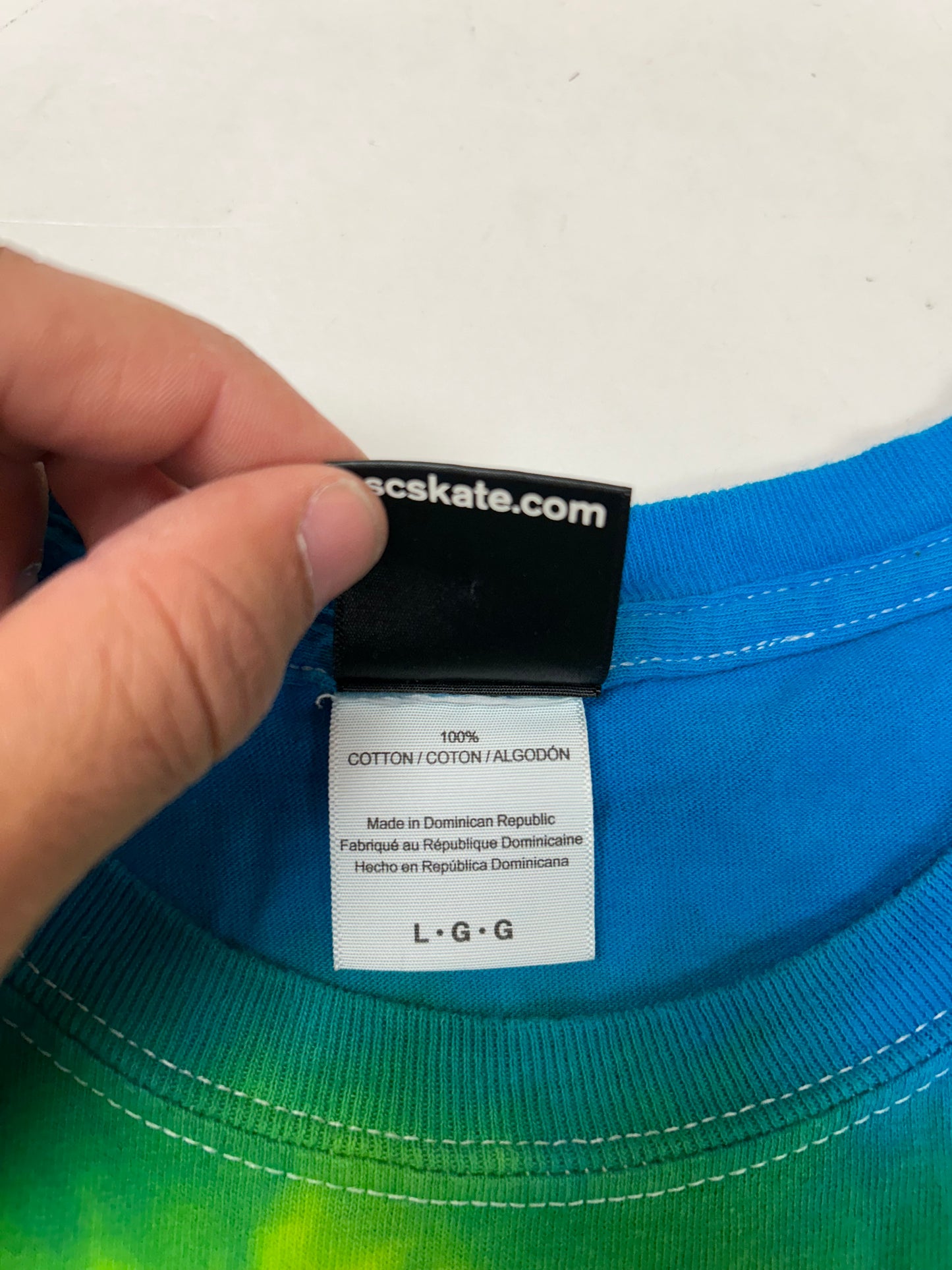 00s Santa Cruz Speed Wheels Tie-Dye Skate Tee Large 21.75x29.75 Inches