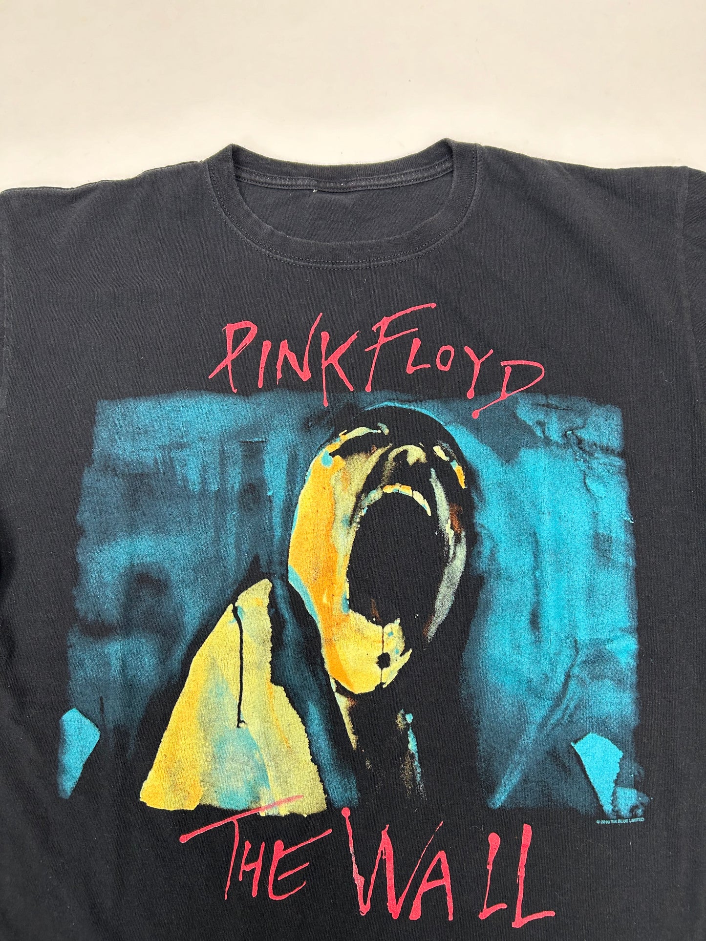 Pink Floyd The Wall Music Band Tee 2010s Print Missing Tag Large 22.5x27.75 Inches