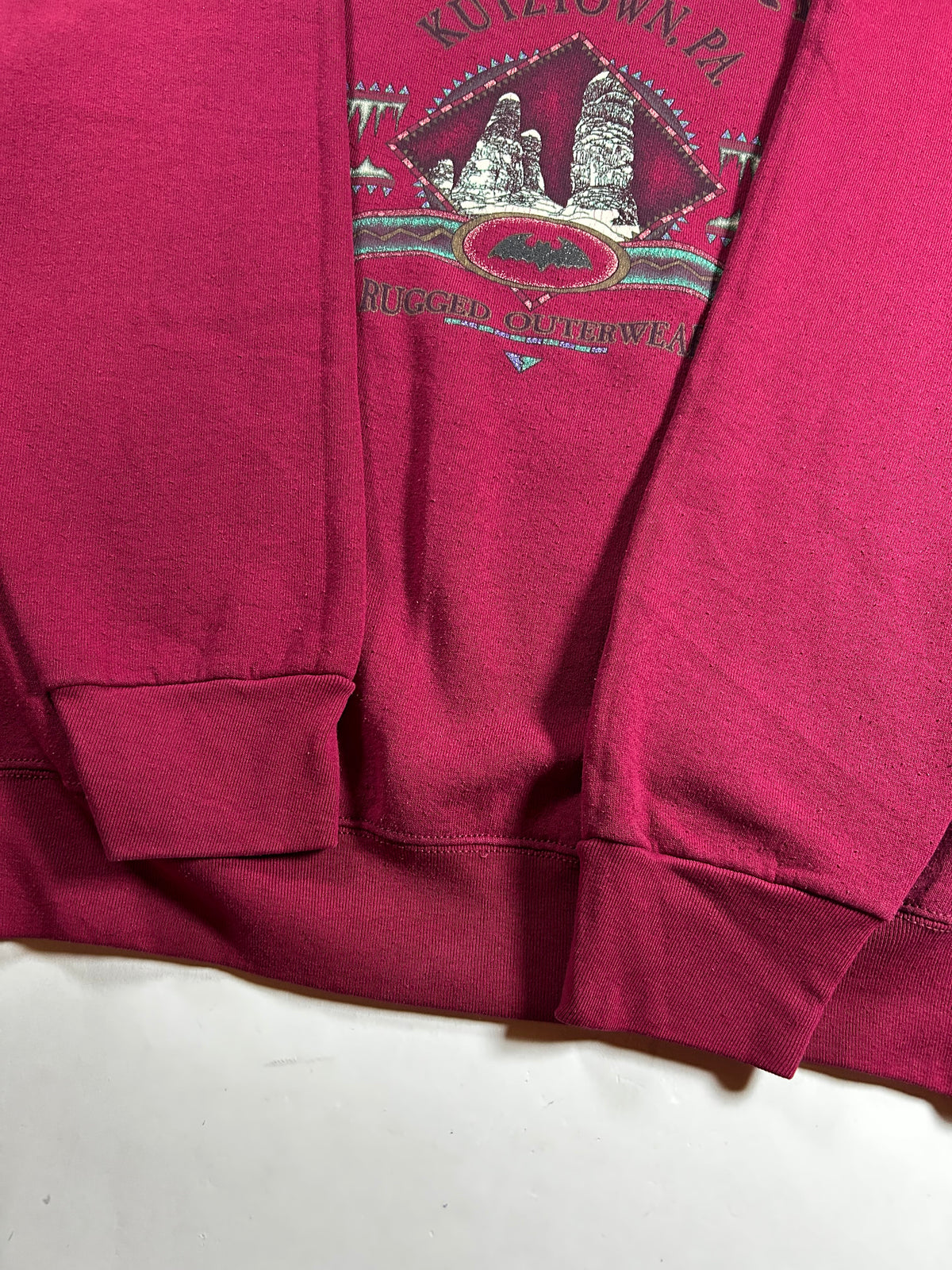 Vintage Crystal Cave Kutztown, PA Rugged Outerwear Crewneck Sweatshirt M/L Fit 23.75x28.5 Inches As Is