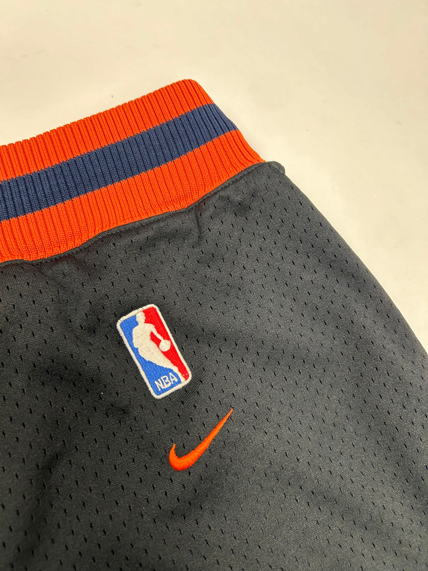 Vintage Nike Team New York Knicks Shorts 1978 Throwback Rewind Mens XL 20x22.25 Big Fit Elastic & Drawstrings Works 90s
