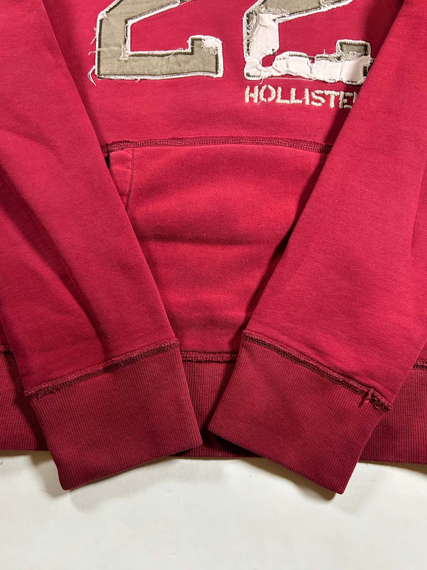 Hollister 22 California Graphic Logo Pullover Hooded Sweatshirt Small 22.25x26.75 Inches Red