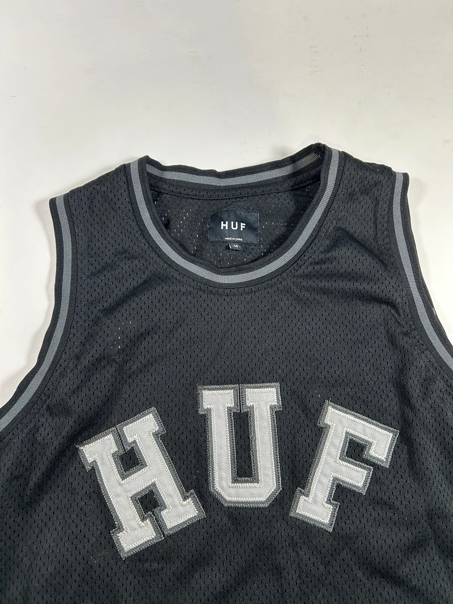 HUF Worldwide Skate Mens Basketball Style Jersey Tank #84 Skateboarding Medium 21x29.75 Inches