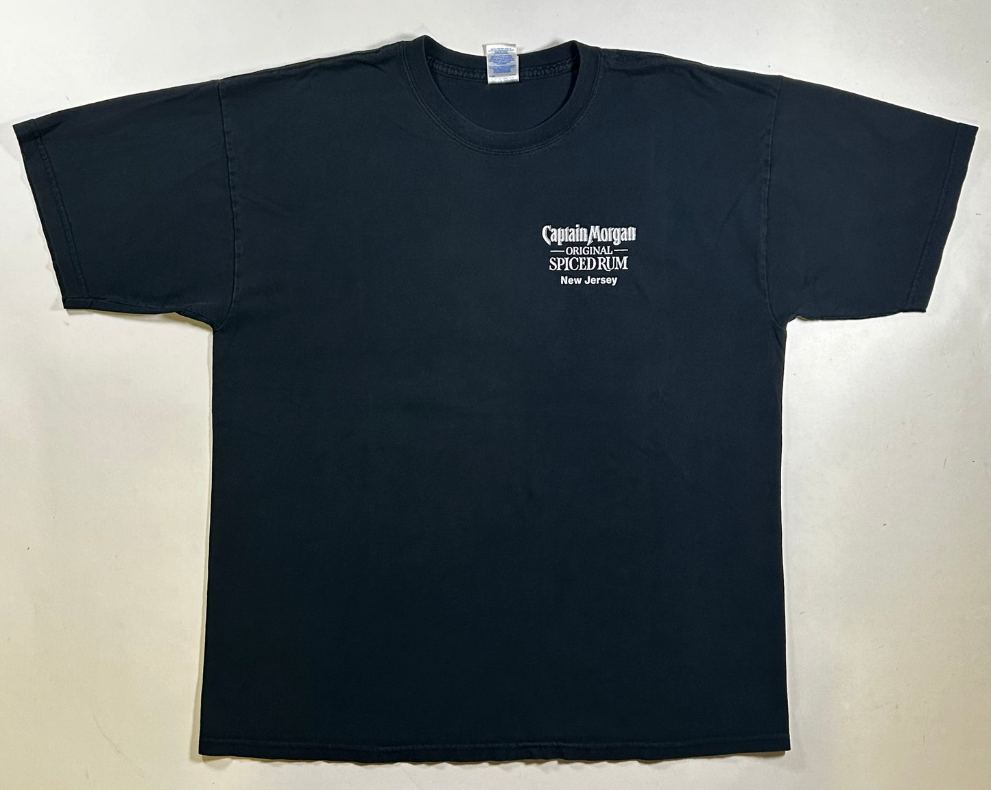 Vintage 2000s Captain Morgan Original Spiced Rum Alcohol New Jersey Promo Tee XL 24.25x29.75 Inches