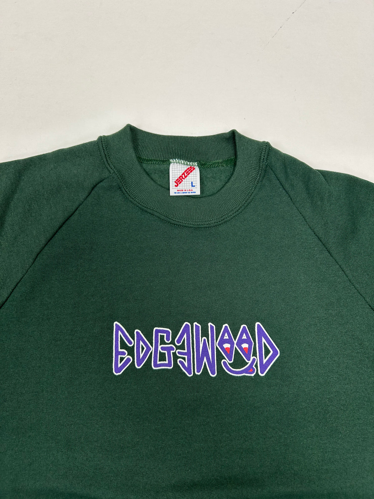 Edgewood NJ first edition “Deeper Than The Roots.” Crewneck Sweatshirt Tagged Large Fits Like Small/Medium 21.5x26.75 Inches Ragland Jerzees Tag BNWT Forest Green