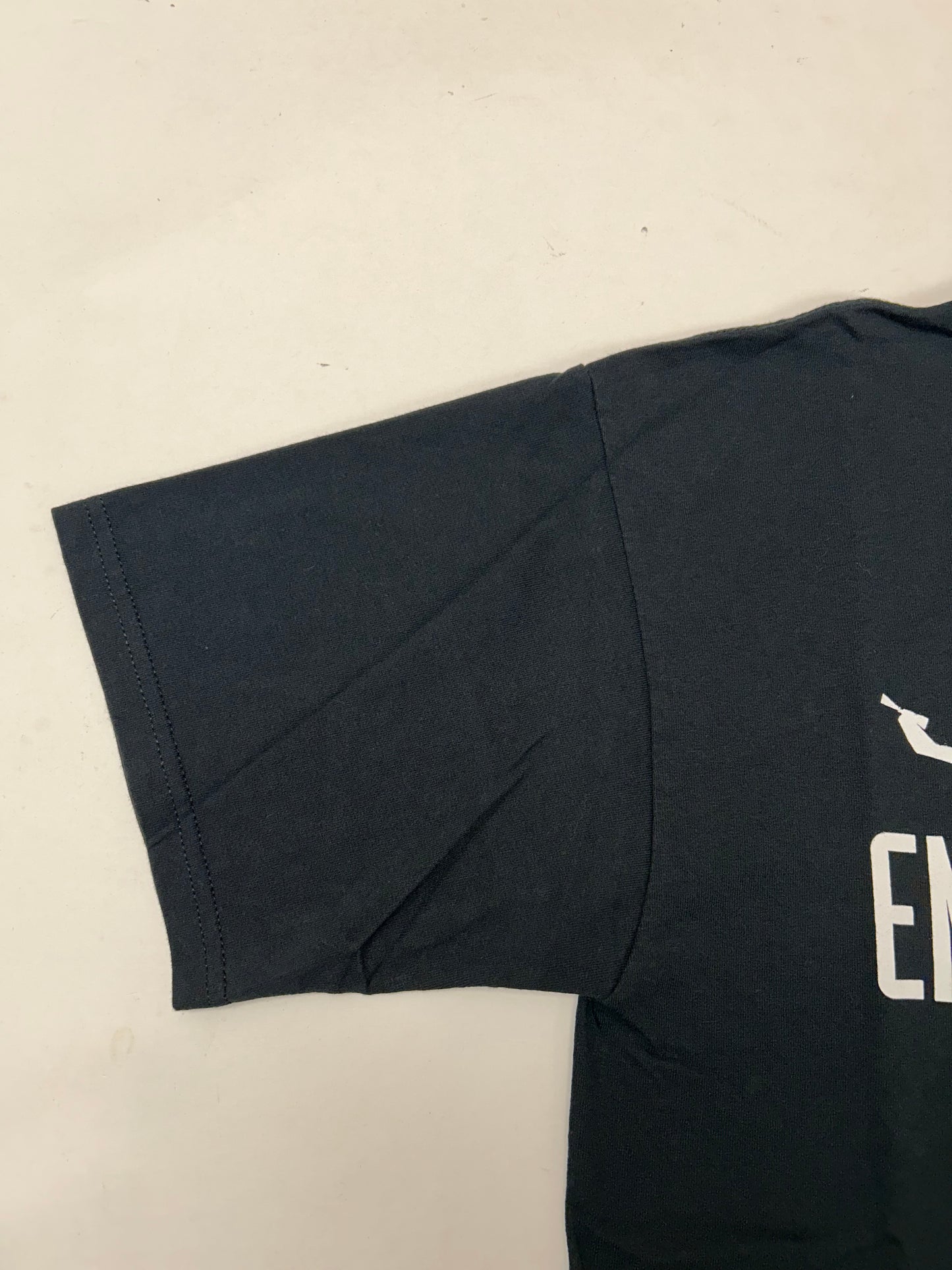 Vintage 00s Endustrial Skateboards Skateboard Brand Skate Tee Large 21.5x29.25 Inches