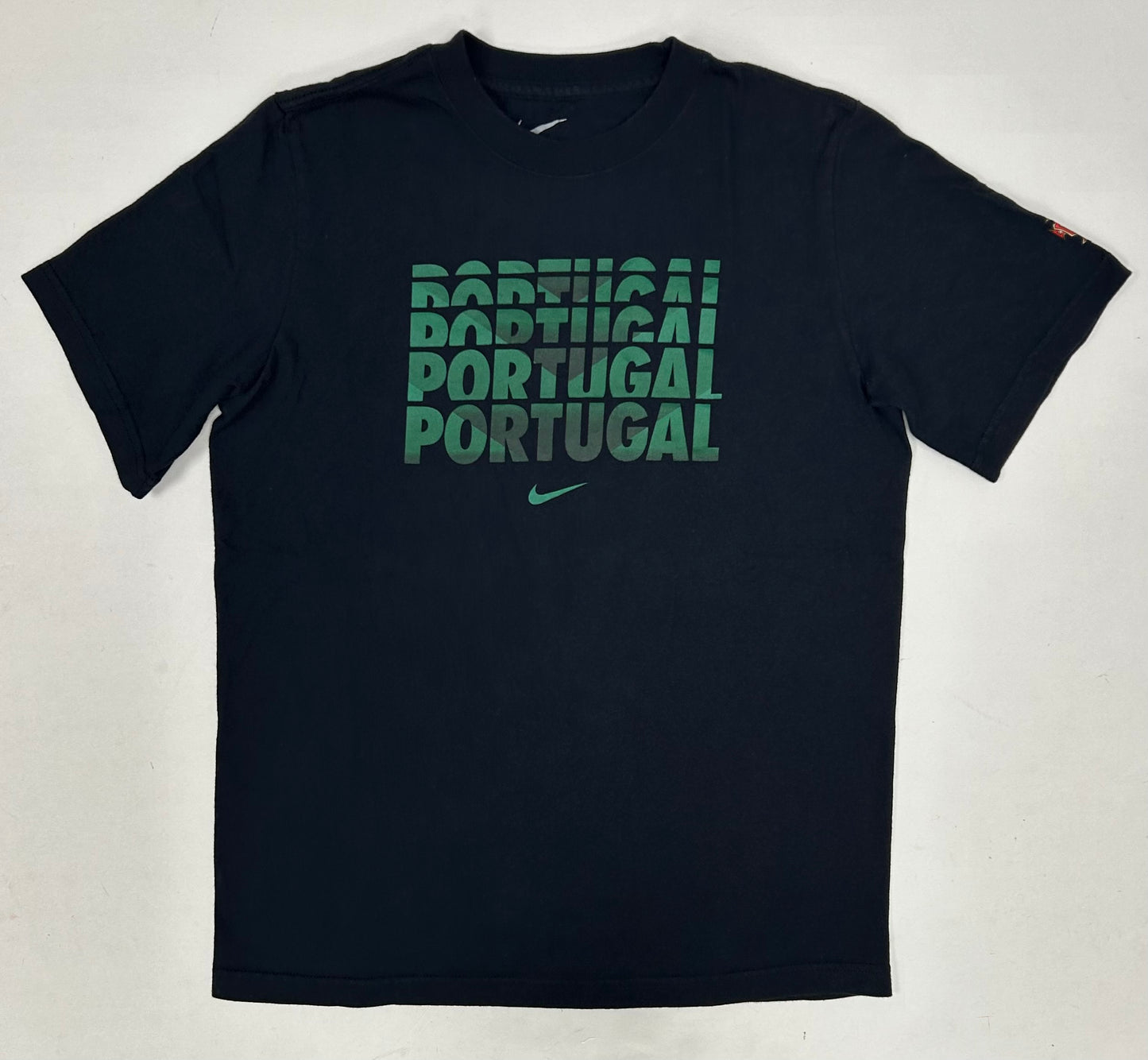 Nike Portugal Futbol Club Soccer T Shirt FPF Black Logo Youth Large 17.75x24.25 Inches