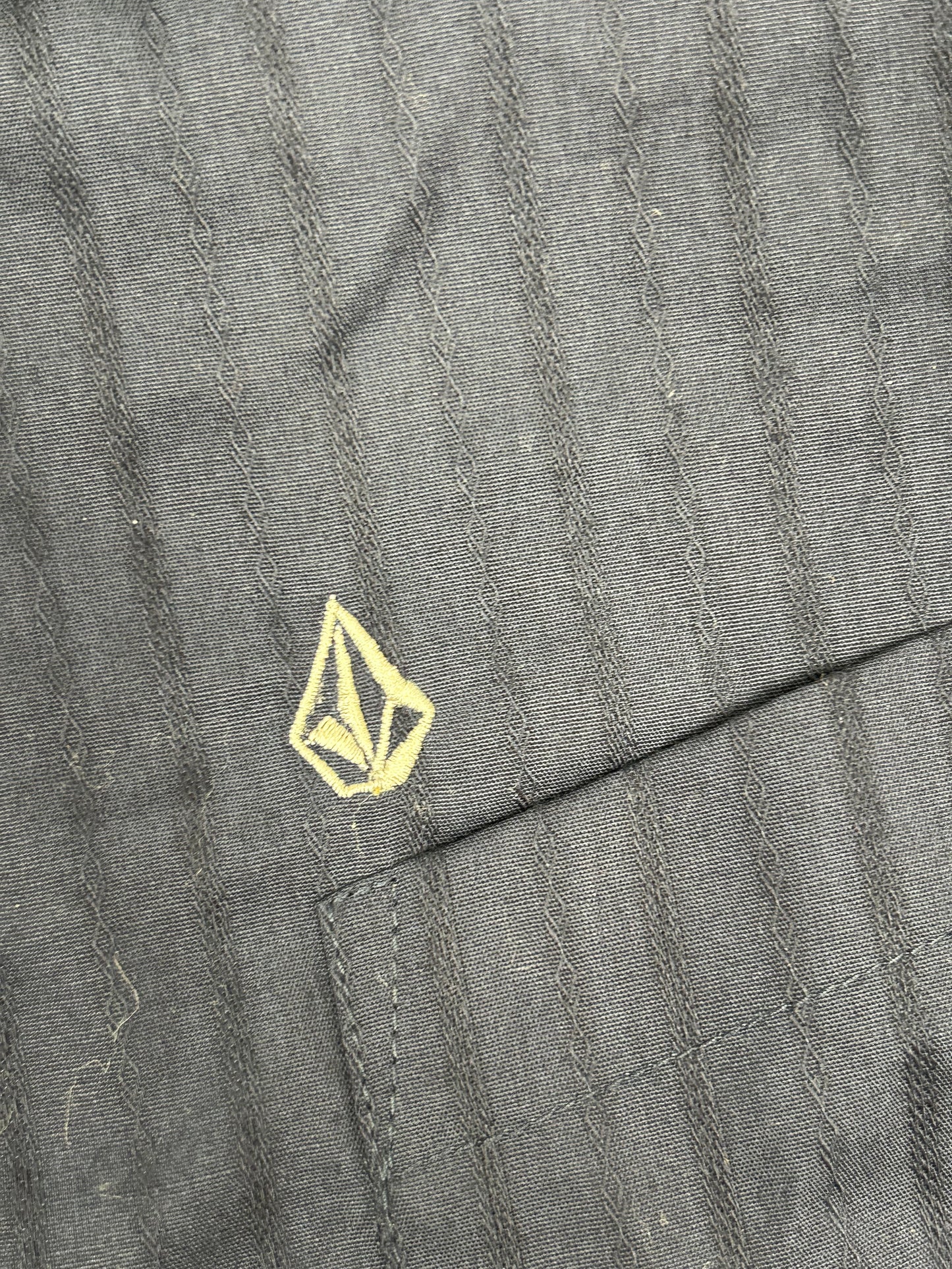 Volcom Stone Button Up Short Sleeve Polo Shirt Skateboarding Surf Large 23x31.25/32.25 Inches