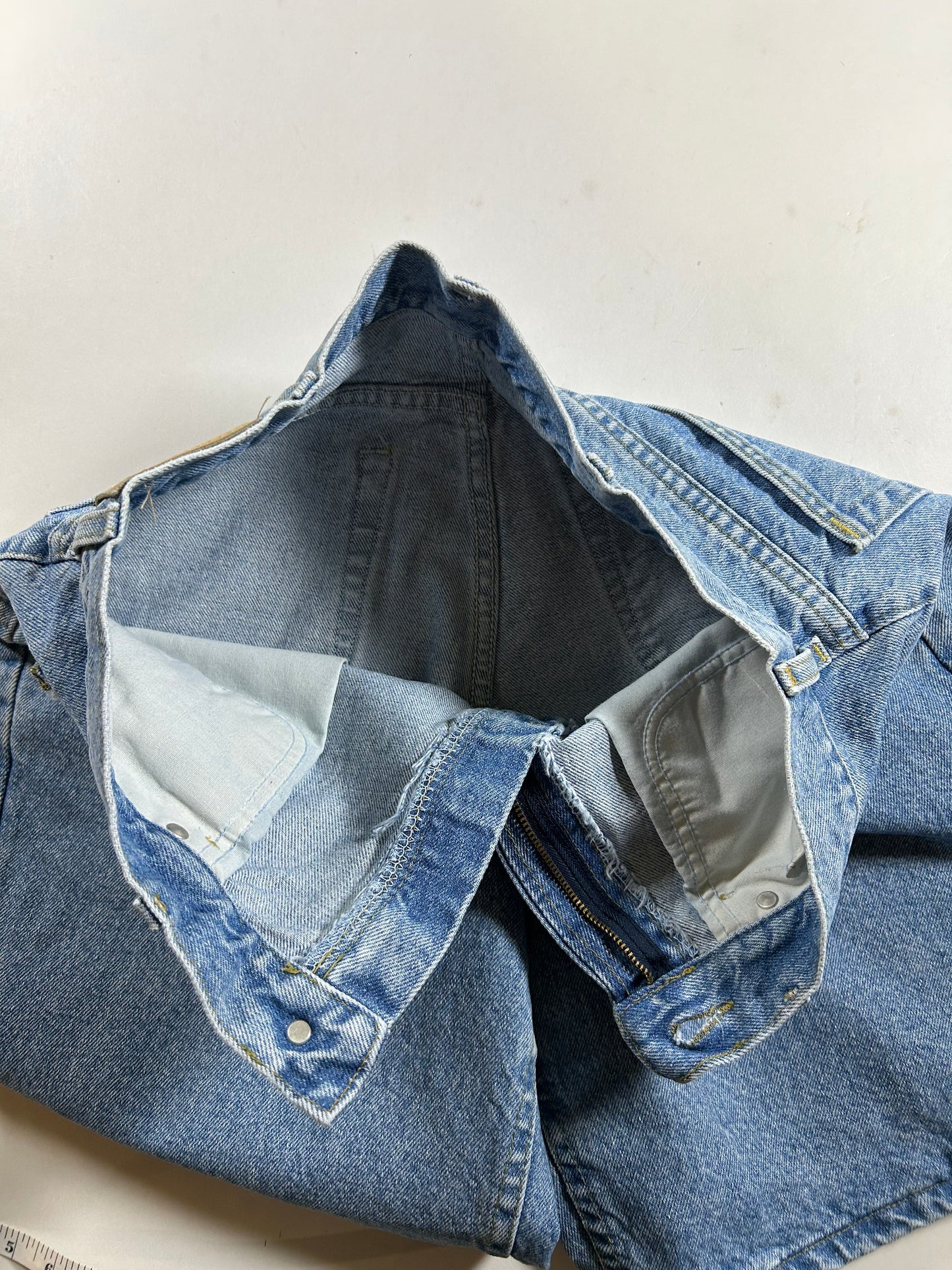 Vintage Lee Denim Jean Shorts 100% Cotton Men's 33 Fits 32 Waist 15.25x20.5 Inches