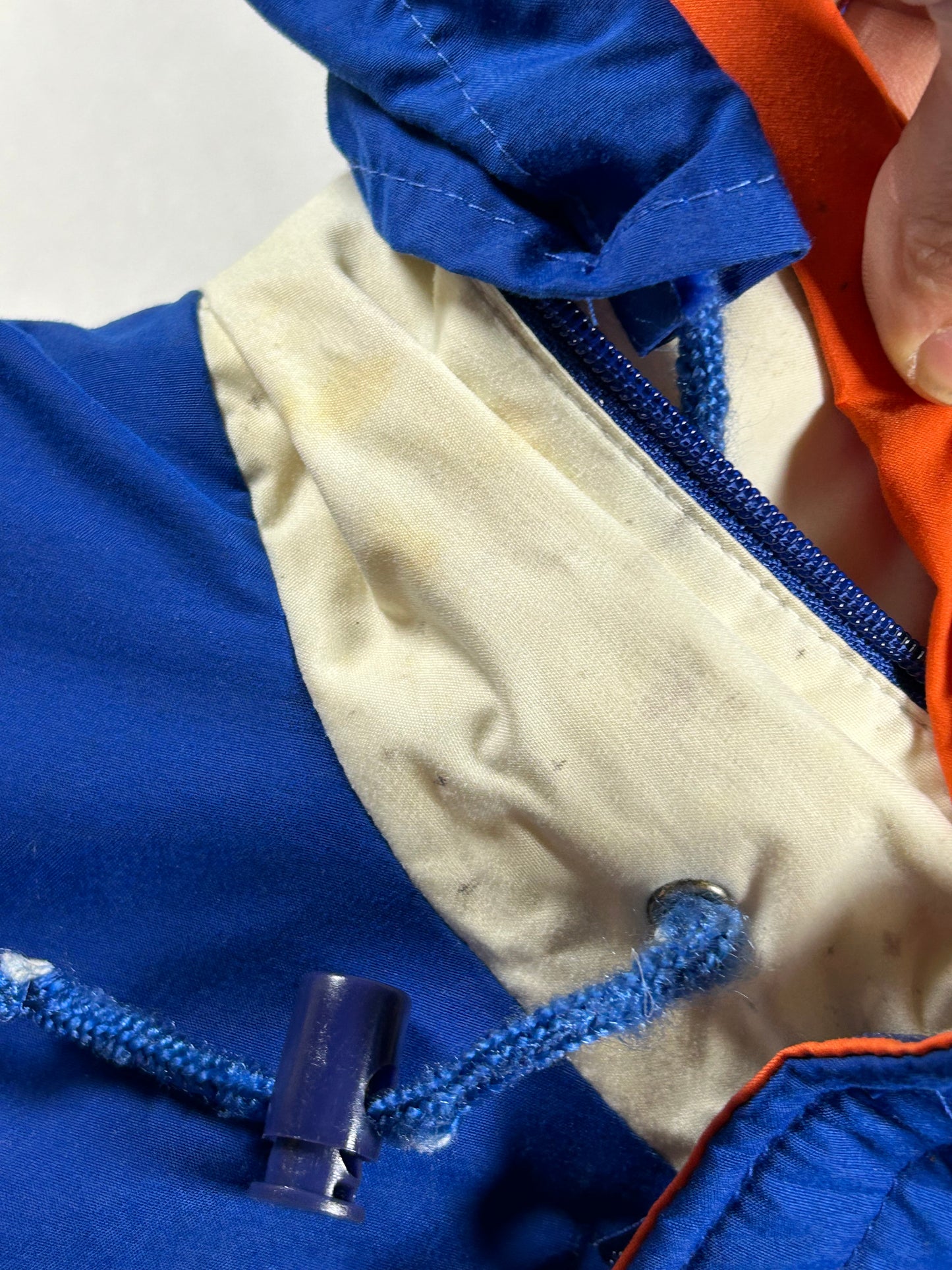 Vintage Starter New York Knicks Puffer Zip Up Packable Hood Jacket NYK XL 29x29.25 Inches As Is Has Stains 90s