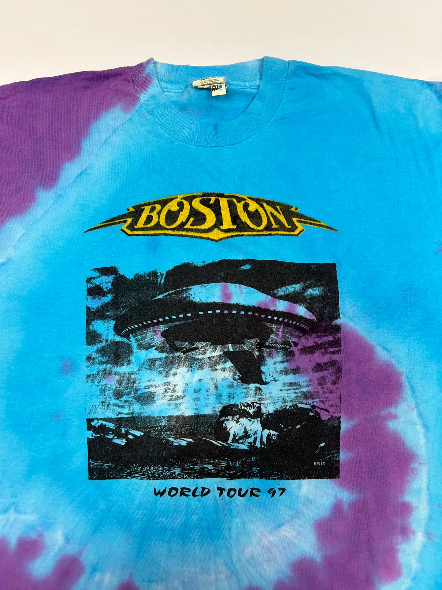 Vintage 1997 Boston World Tour Band Music Tie-Dye Parking Lot Tee XL 23.5x29.75 Inches
