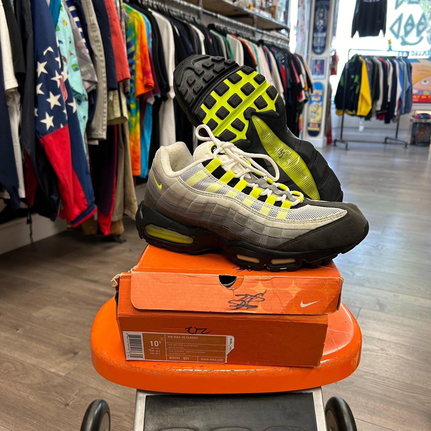 Vintage 2005 Nike Air Max 95 OG Neon Size 10.5 Used With Box 313111-071 Vietnam Wear At Your Own Risk