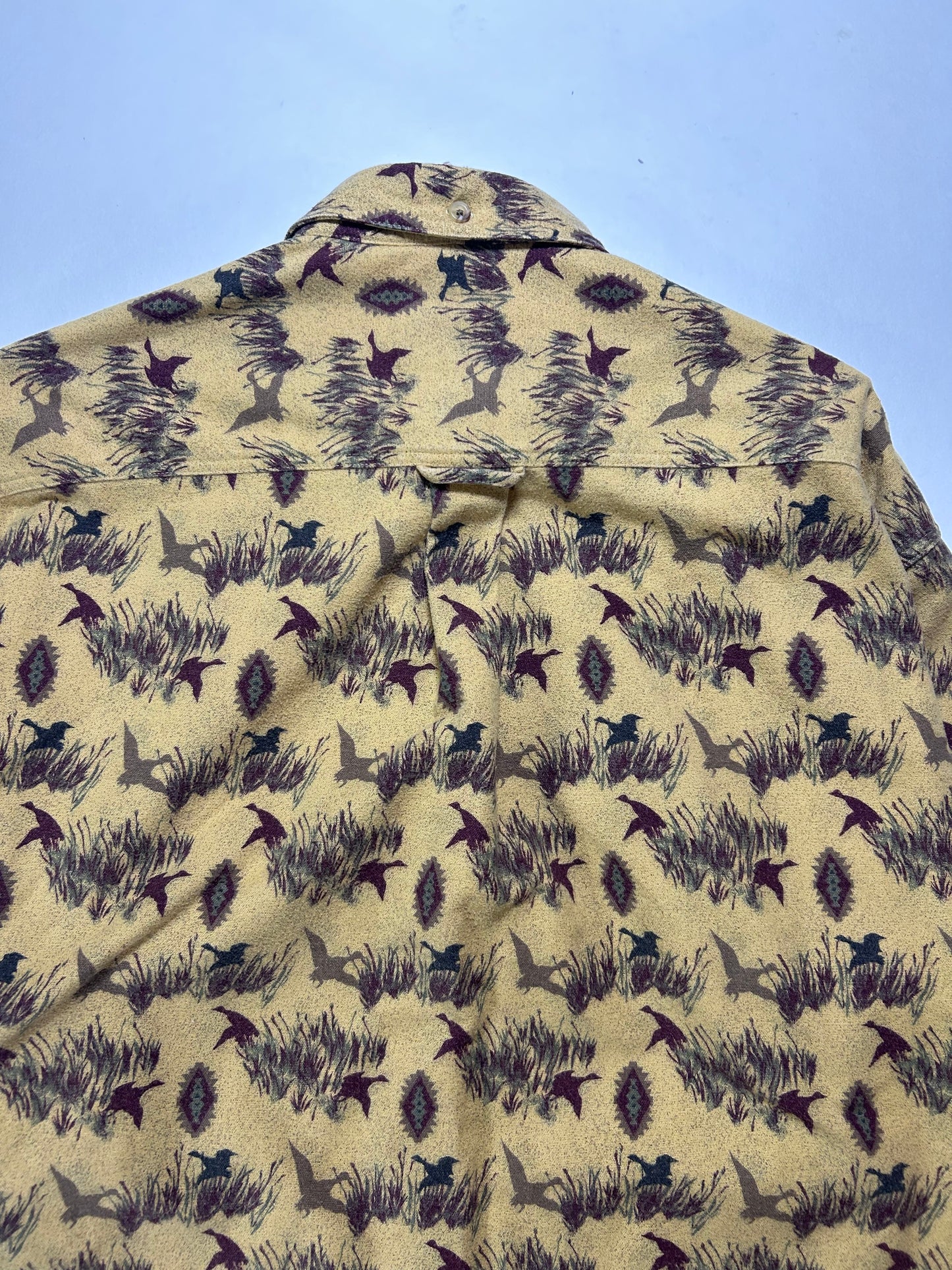 Vintage Cabelas Geese Hunting All Over Print Button Shirt Medium 22.5x30.25/31.25 Inches