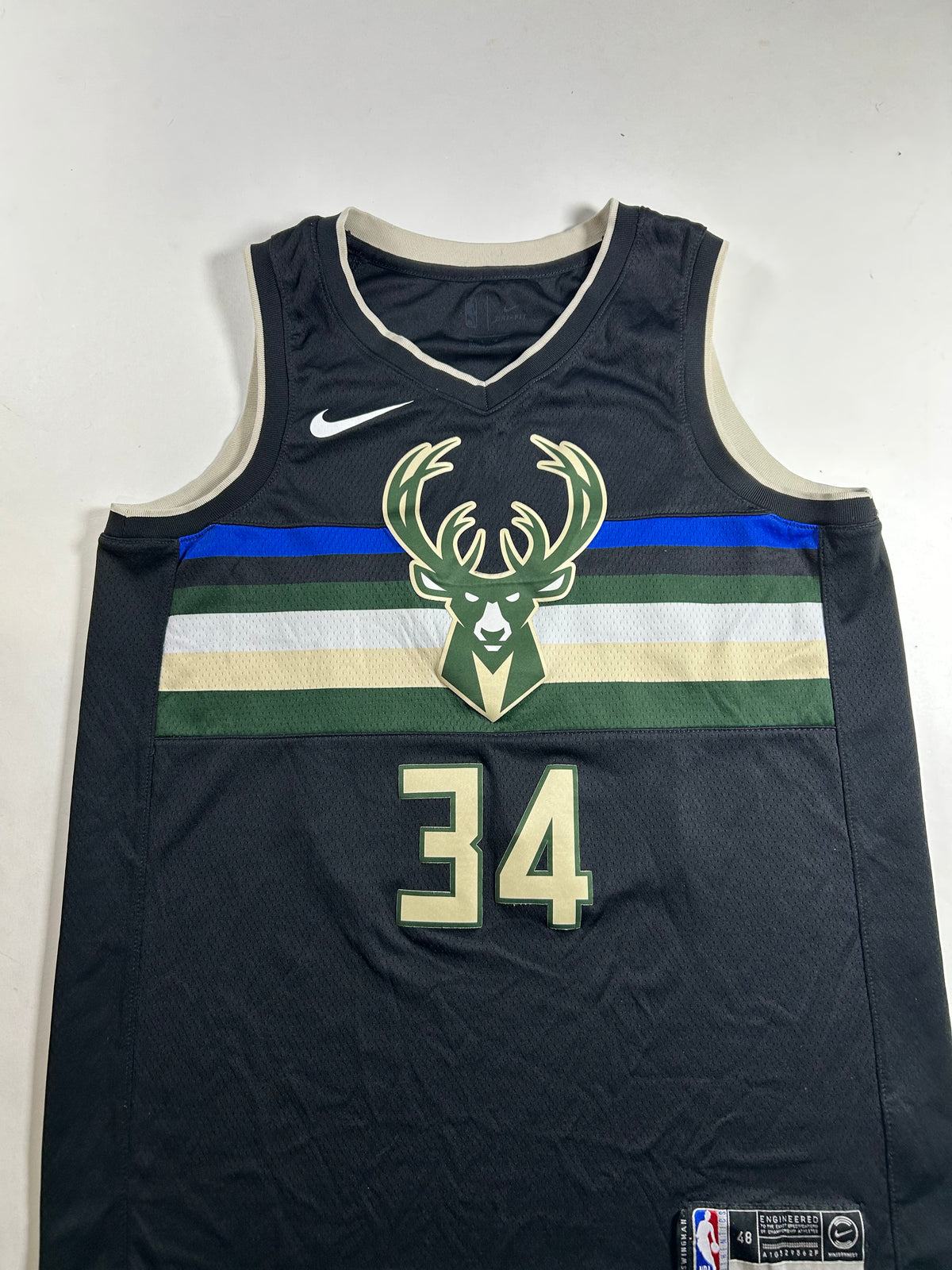 Giannis Antetokounmpo Milwaukee Bucks Nike Swingman Jersey Large 48 21x28.5 Inches
