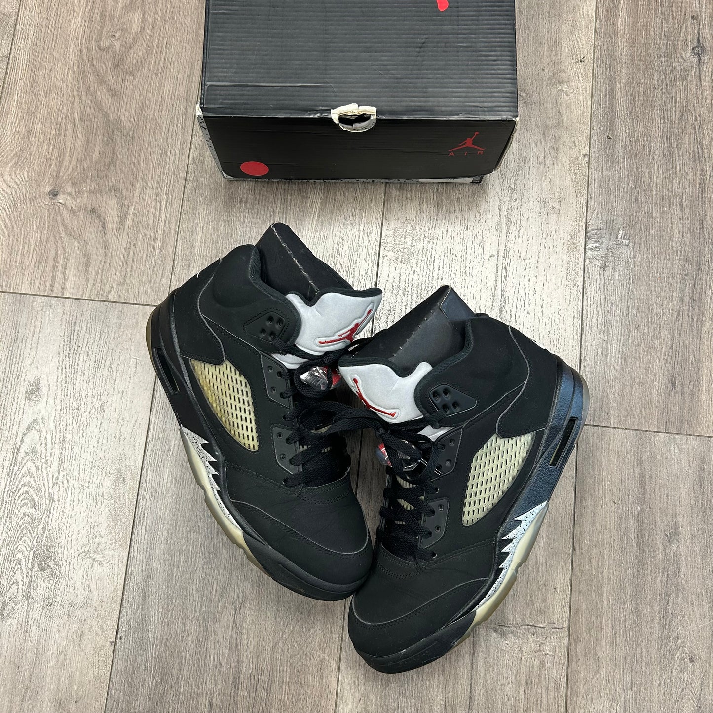 2016 Nike Air Jordan 5 Retro Black Metallic Size 9.5 Used With Box 845035 003