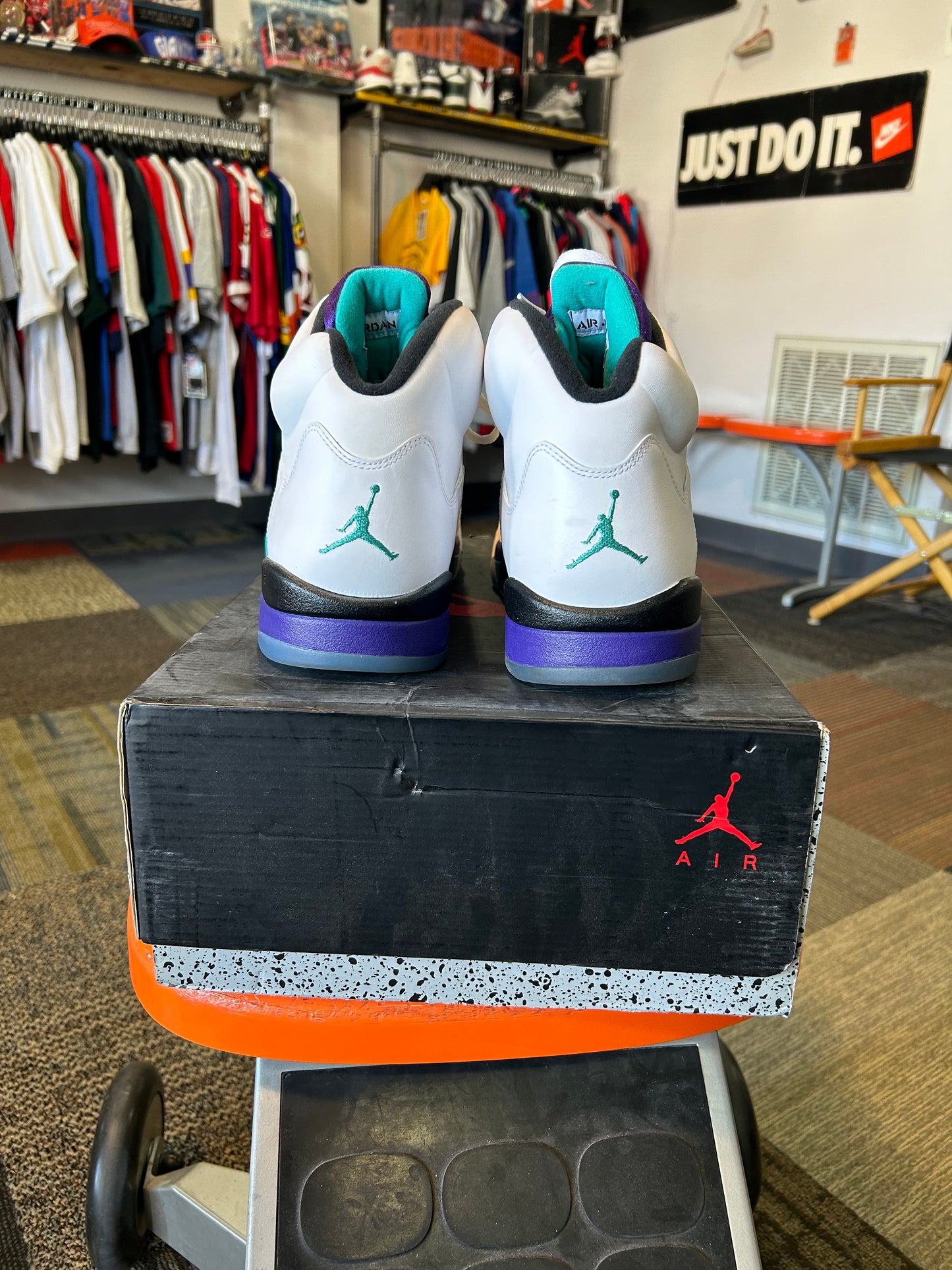 2013 Air Jordan Retro 5 Grape Nike Size 14 136027-108 With Box