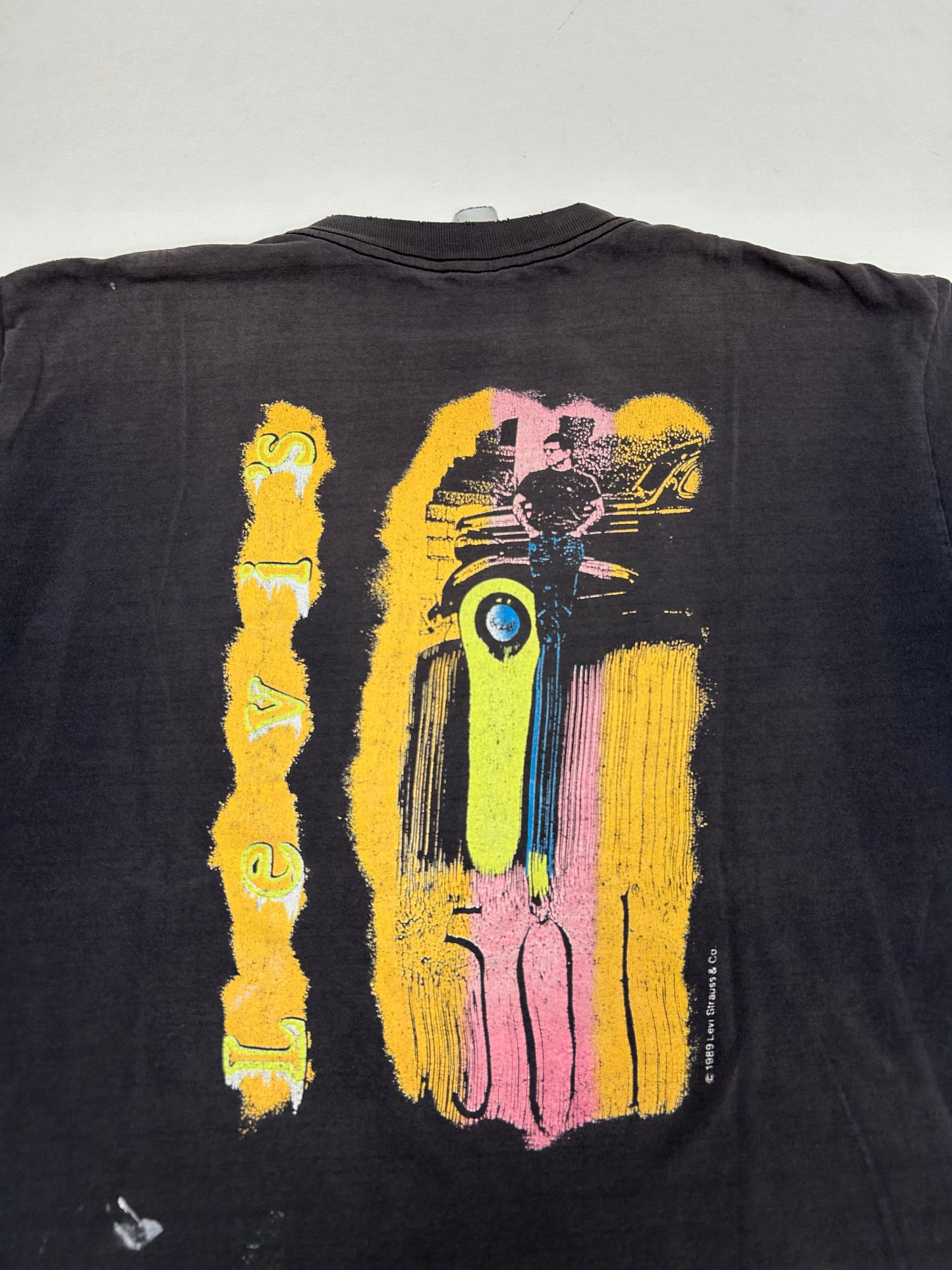 Vintage Levi’s Strauss & Co 501 Car Graphic Tee Thrashed & Painted Tee Large/XL 23.5x29 Inches