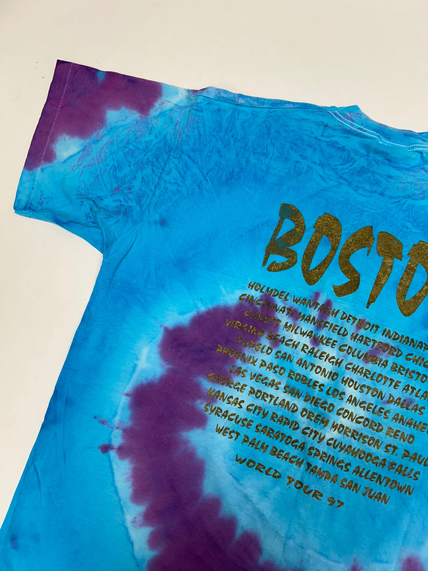 Vintage 1997 Boston World Tour Band Music Tie-Dye Parking Lot Tee XL 23.5x29.75 Inches