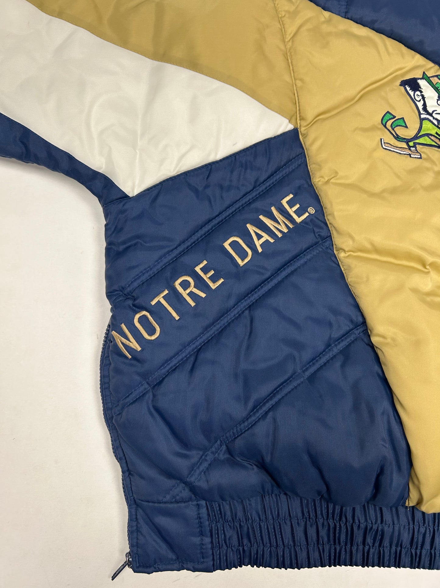 Vintage Notre Dame Fighting Irish Puffer Jacket 1/4 Zip Medium/Large Fit 26.75x29.5 Inches Pro Player 90s