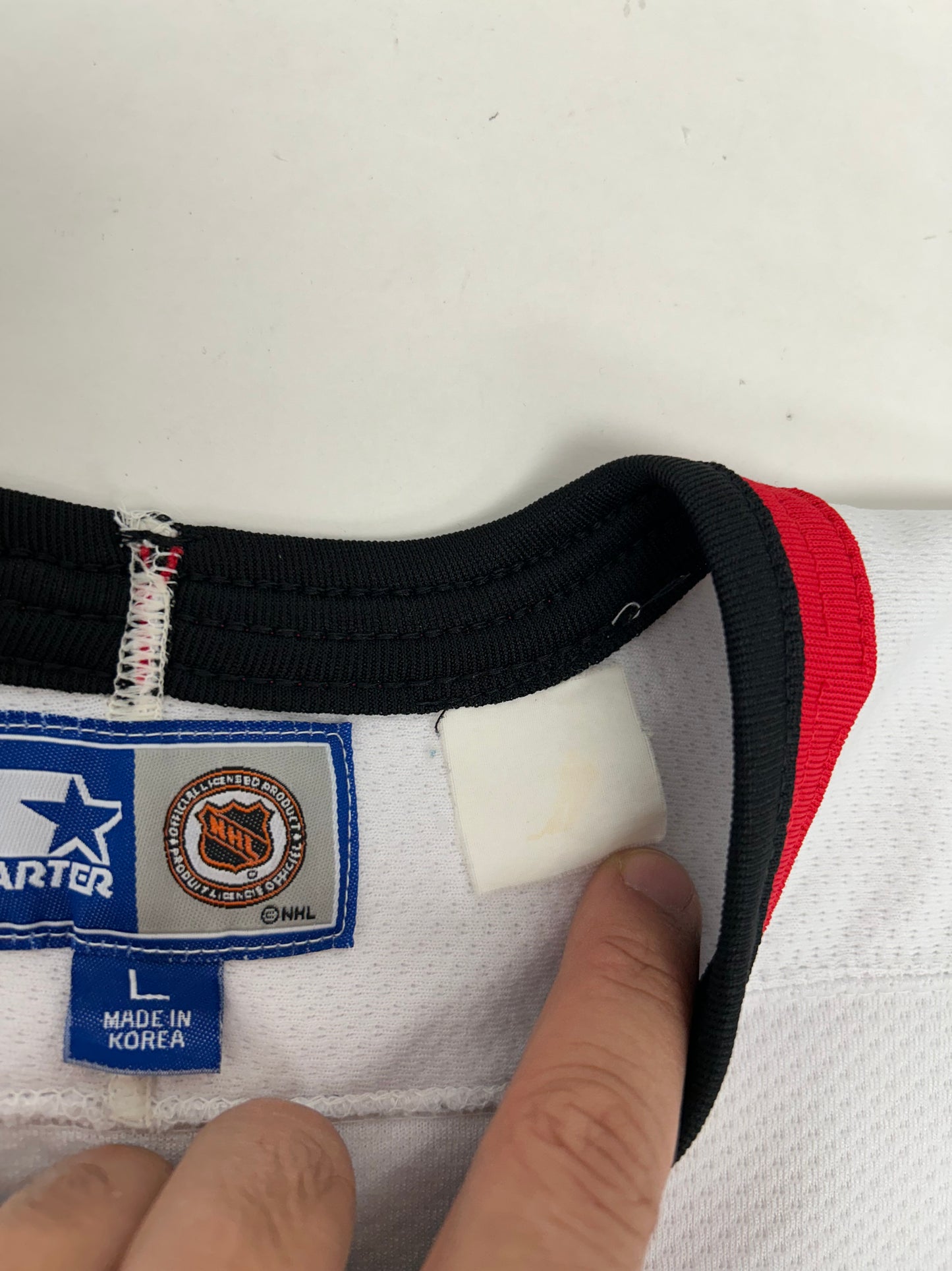 Vintage Starter NHL Chicago Blackhawks Jeremy Roenick Hockey Jersey Men’s Large 28x29.75 Inches