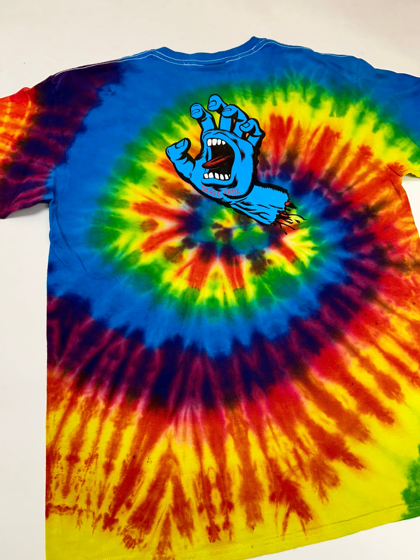 00s Santa Cruz Speed Wheels Tie-Dye Skate Tee Large 21.75x29.75 Inches